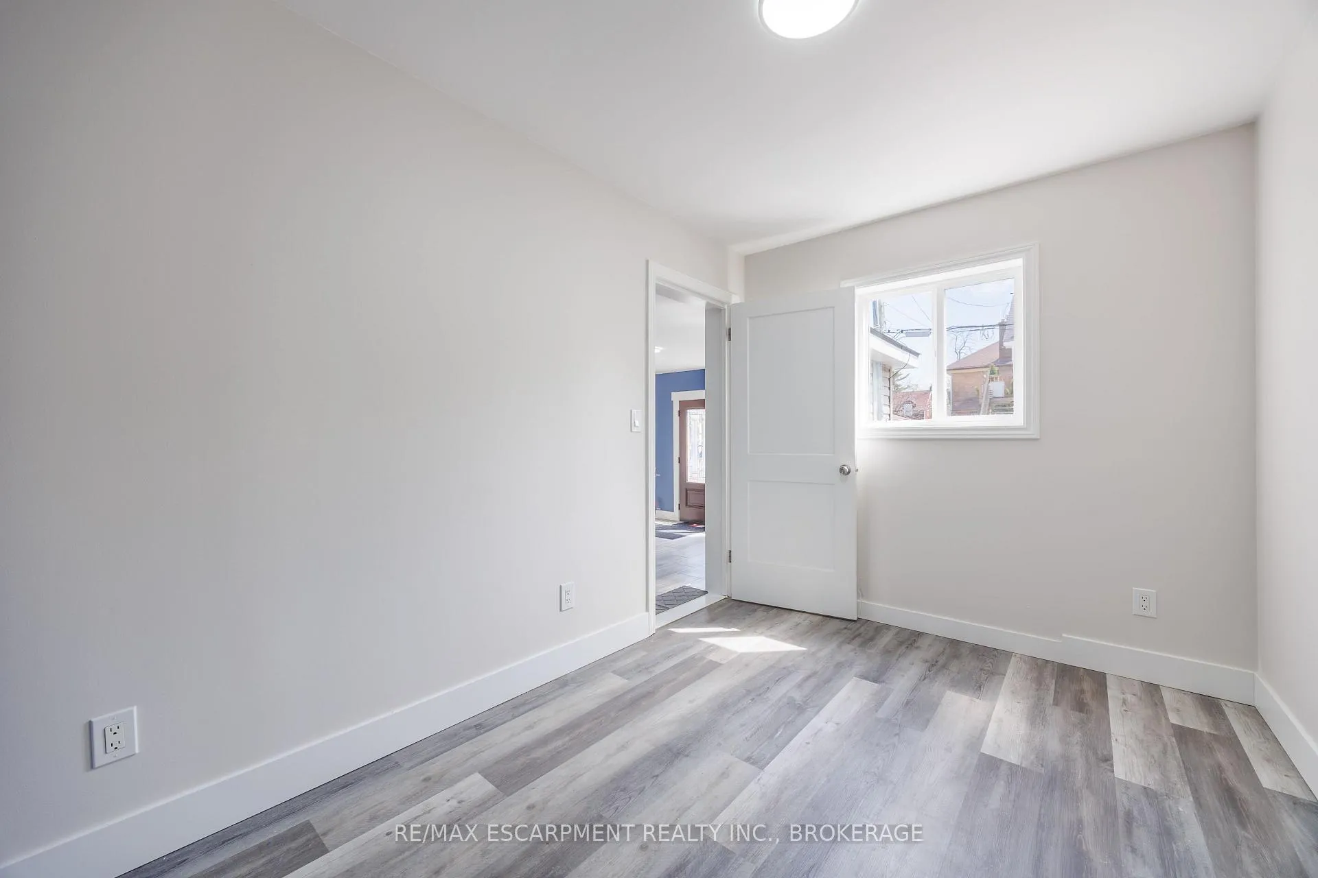 Photo 14 of 13 Chestnut Lane, St. Catharines, Secord Woods — HOMEH