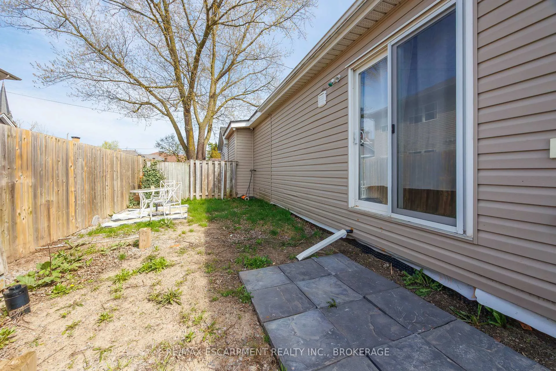 Photo 24 of 13 Chestnut Lane, St. Catharines, Secord Woods — HOMEH