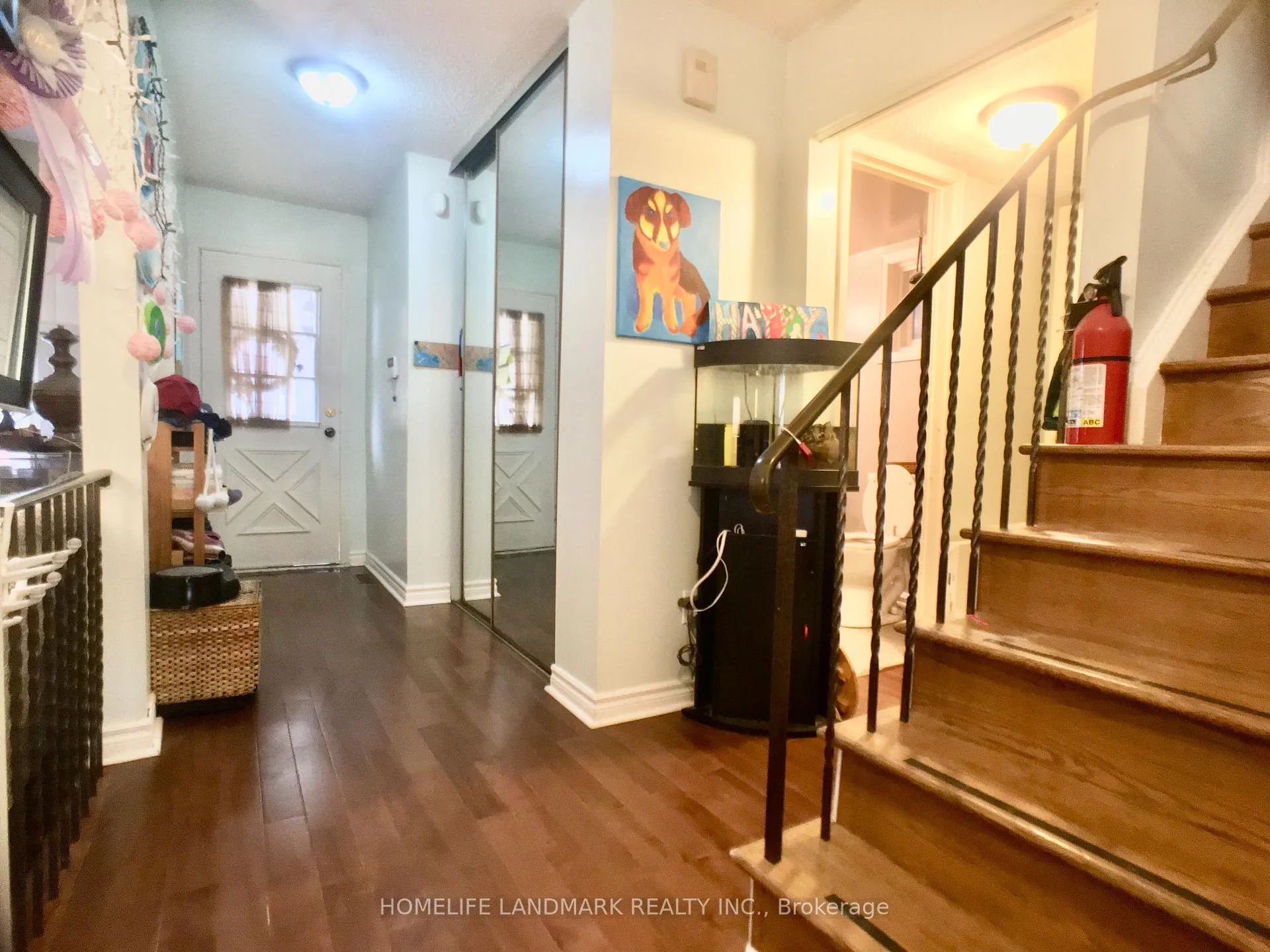 Photo 2 of Unit Main+Upper, 29 West Borough Street, Markham, Aileen-Willowbrook — HOMEH