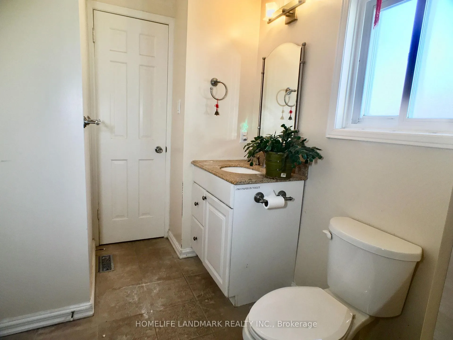 Photo 9 of Unit Main+Upper, 29 West Borough Street, Markham, Aileen-Willowbrook — HOMEH