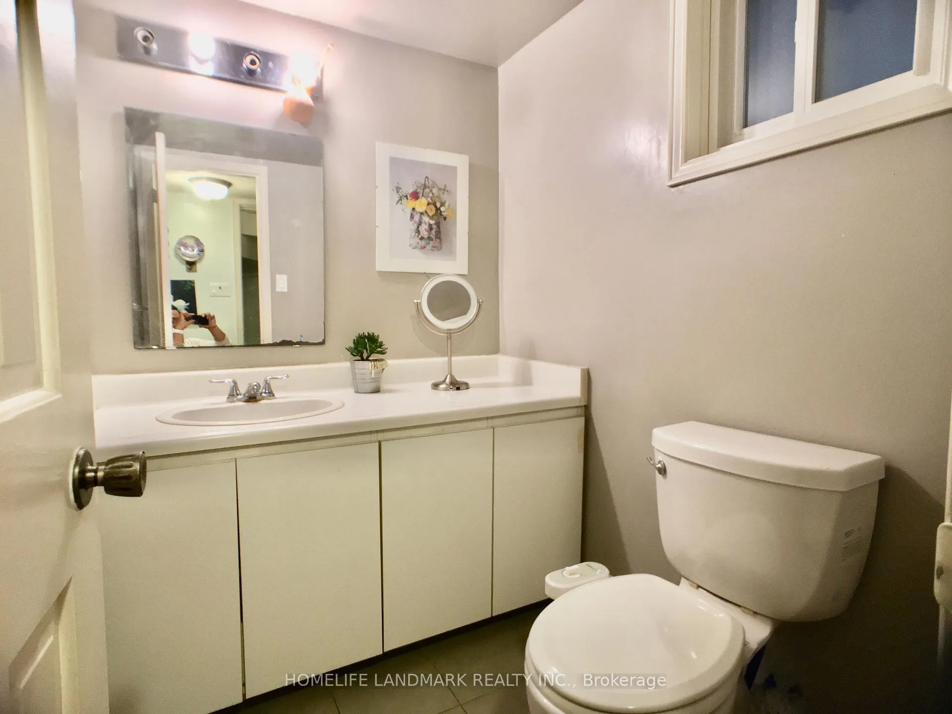 Photo 10 of Unit Main+Upper, 29 West Borough Street, Markham, Aileen-Willowbrook — HOMEH