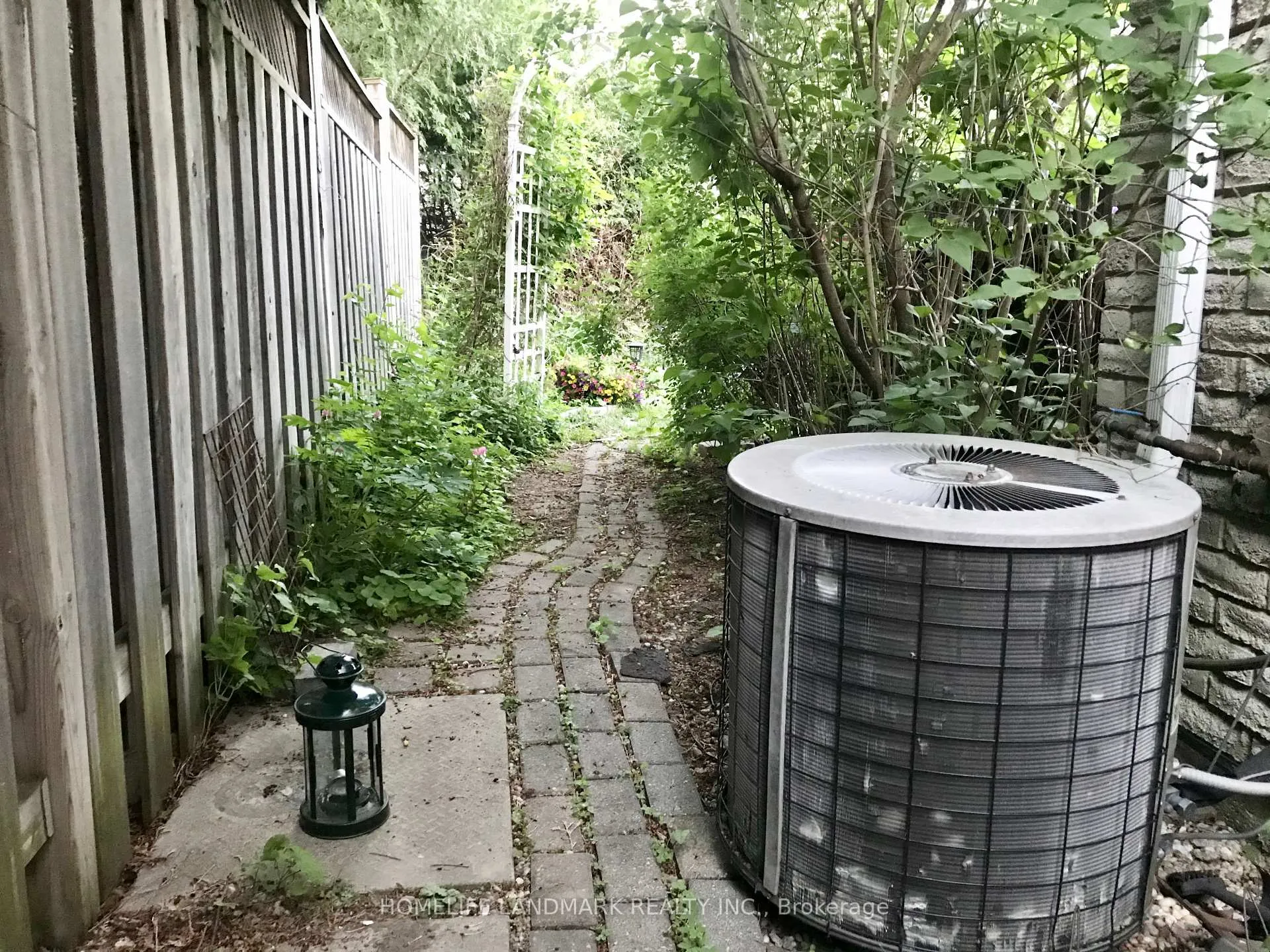 Photo 12 of Unit Main+Upper, 29 West Borough Street, Markham, Aileen-Willowbrook — HOMEH