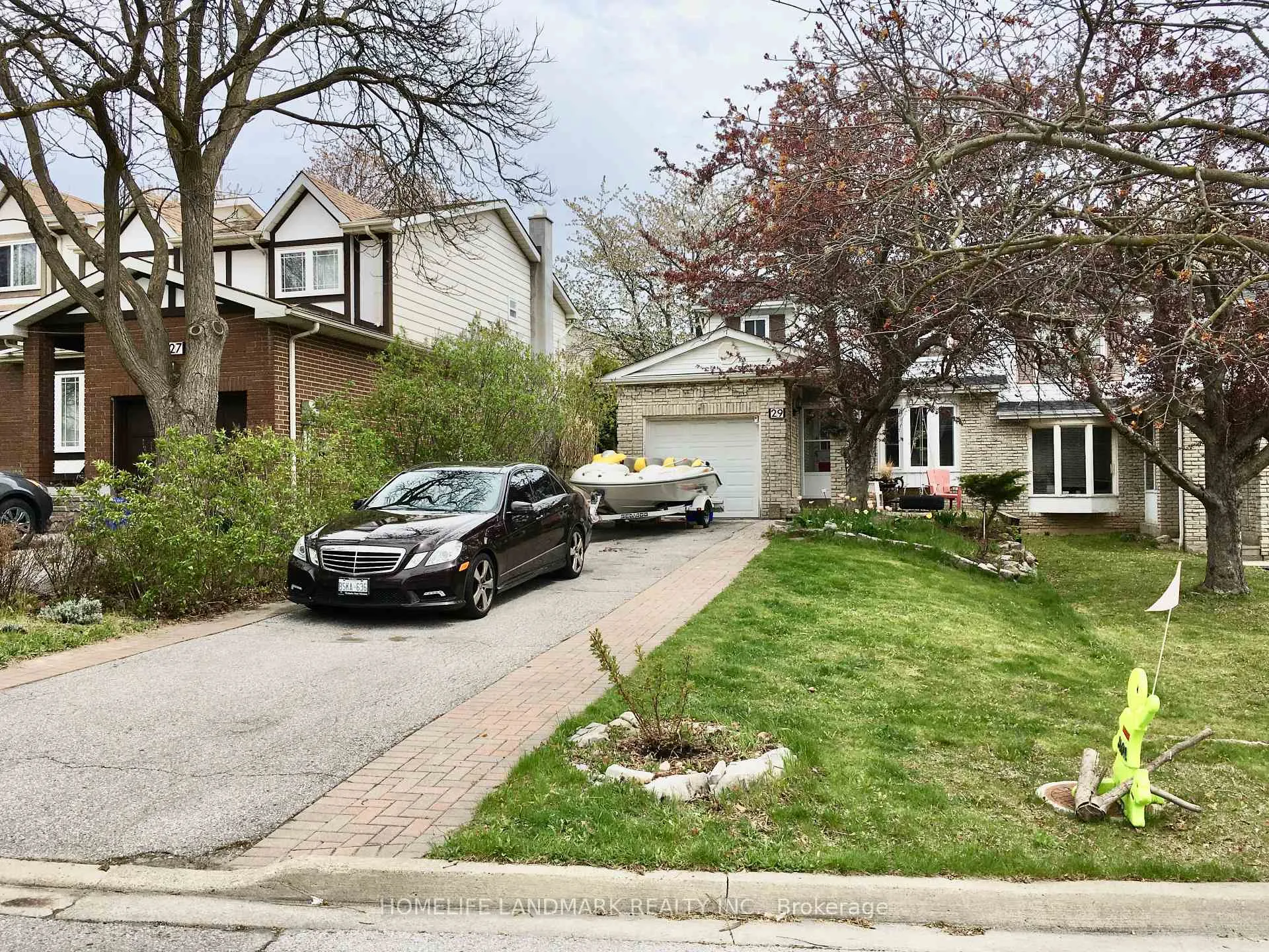 Photo 14 of Unit Main+Upper, 29 West Borough Street, Markham, Aileen-Willowbrook — HOMEH
