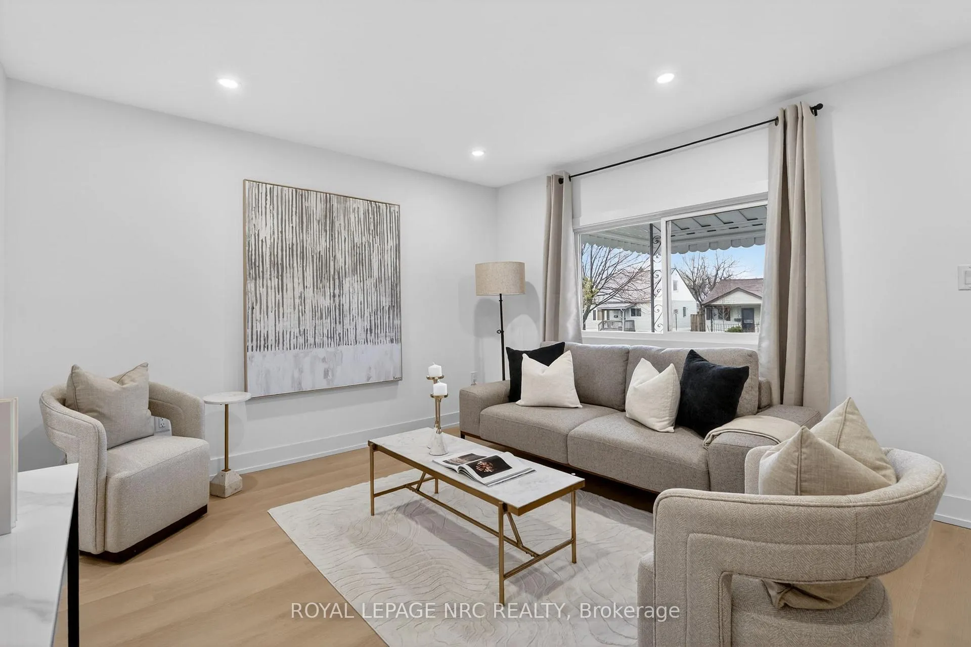 Photo 1 of 374 Navy Street, Welland, Lincoln/Crowland — HOMEH