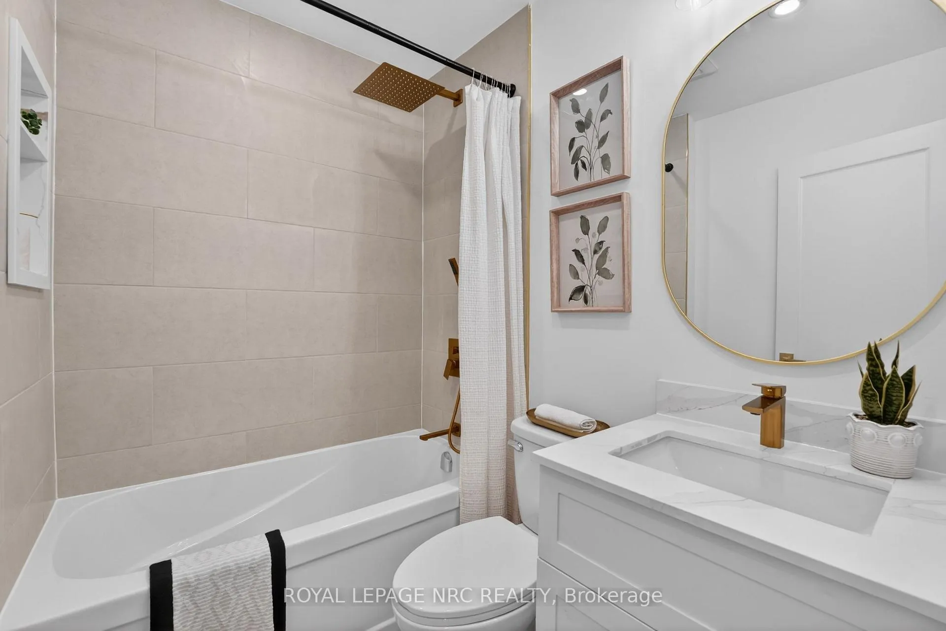 Photo 17 of 374 Navy Street, Welland, Lincoln/Crowland — HOMEH