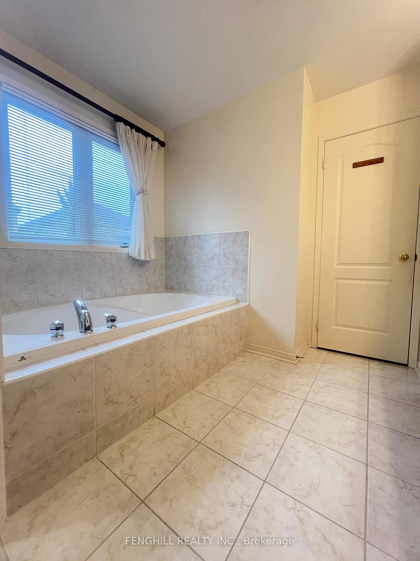 Photo 7 of 17 Mossgrove Street, Markham, Wismer — HOMEH