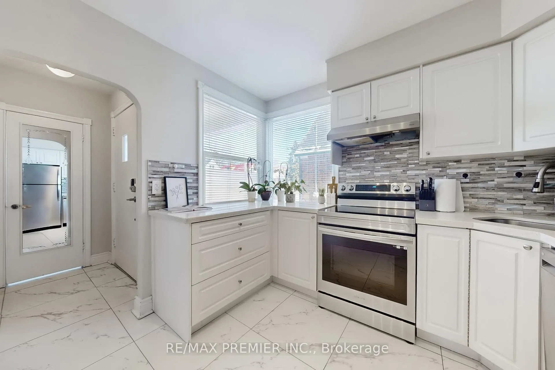 Photo 10 of Unit Main Level, 47 Amsterdam Avenue, Toronto, O'Connor-Parkview — HOMEH