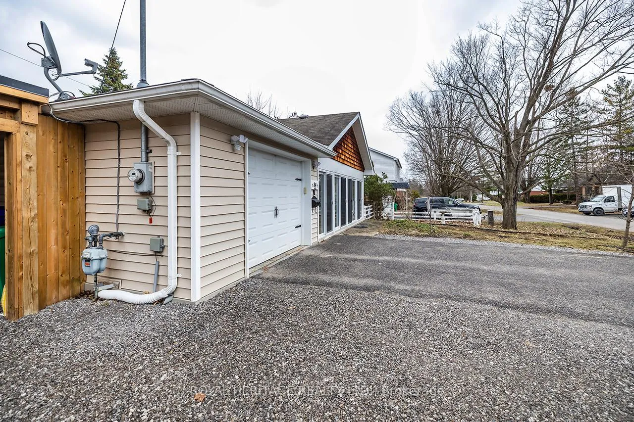 Photo 4 of 84 Nevin Avenue, Peterborough, Otonabee Ward 1 — HOMEH