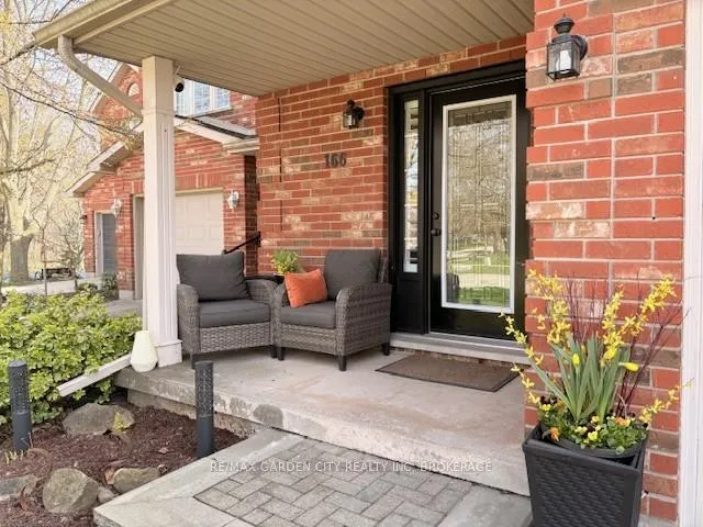 Photo 4 of 166 Lawrence Lane, Pelham, Fonthill — HOMEH
