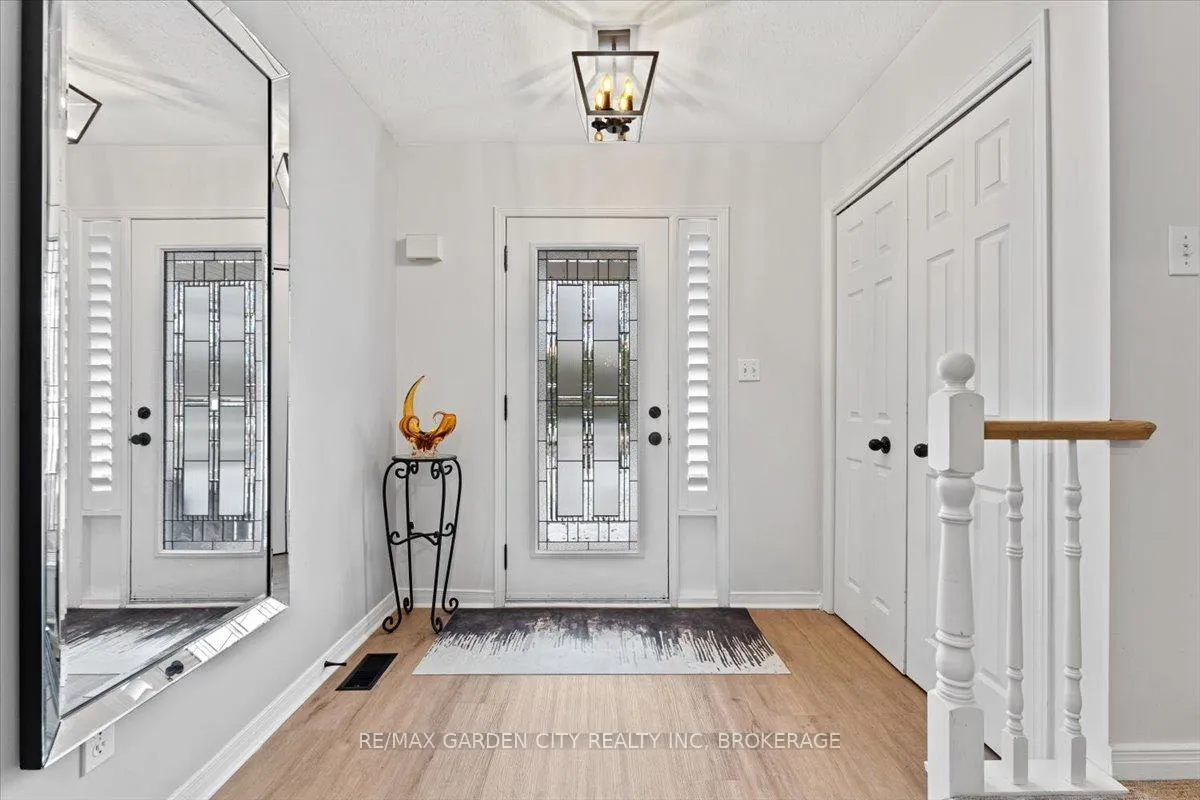 Photo 6 of 166 Lawrence Lane, Pelham, Fonthill — HOMEH