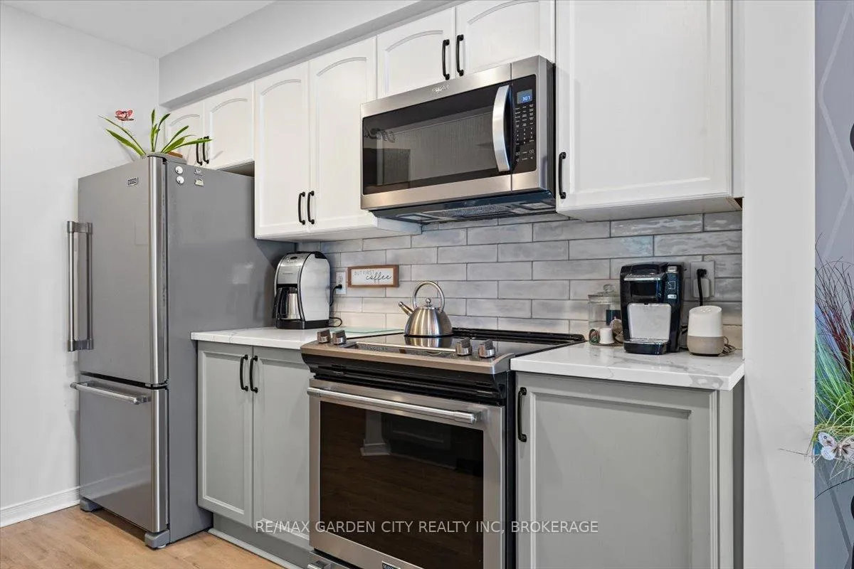 Photo 10 of 166 Lawrence Lane, Pelham, Fonthill — HOMEH