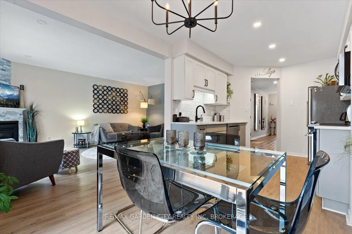 Photo 12 of 166 Lawrence Lane, Pelham, Fonthill — HOMEH