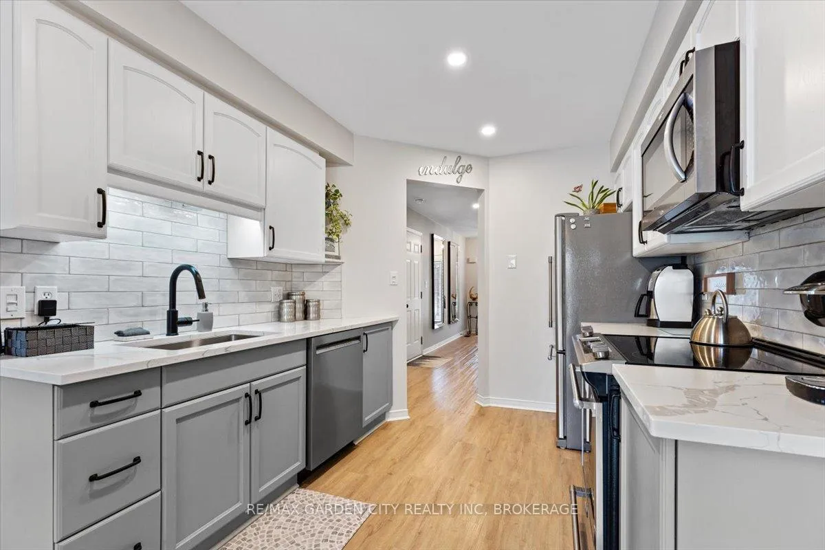 Photo 13 of 166 Lawrence Lane, Pelham, Fonthill — HOMEH