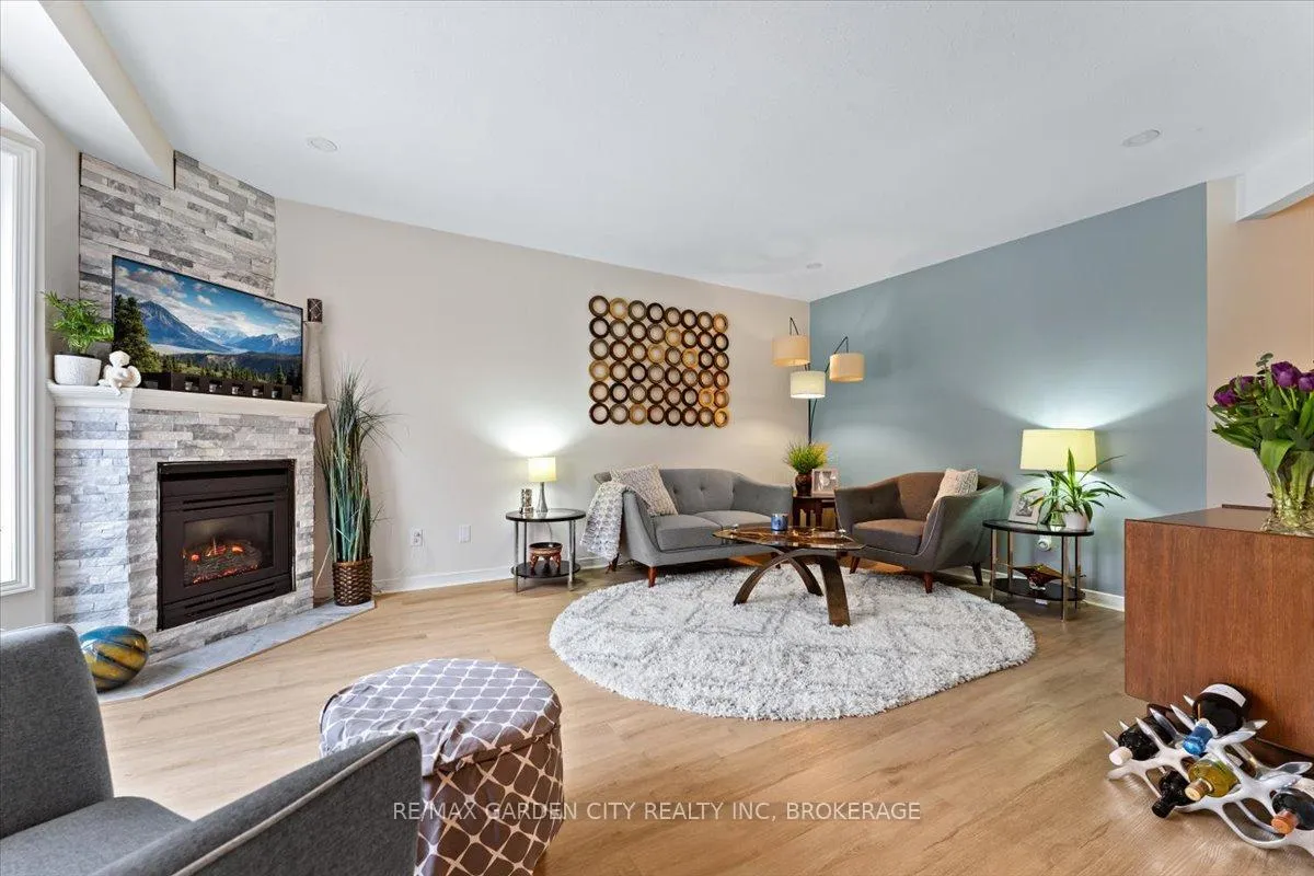 Photo 1 of 166 Lawrence Lane, Pelham, Fonthill — HOMEH