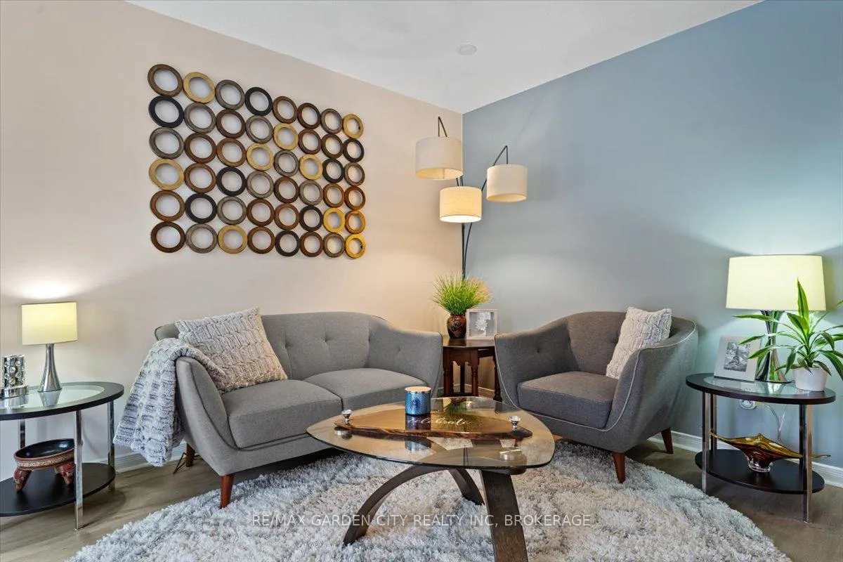 Photo 16 of 166 Lawrence Lane, Pelham, Fonthill — HOMEH