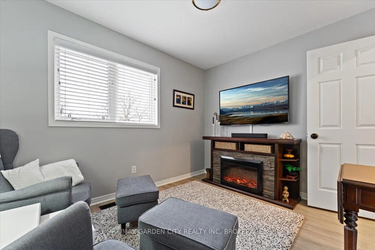 Photo 24 of 166 Lawrence Lane, Pelham, Fonthill — HOMEH
