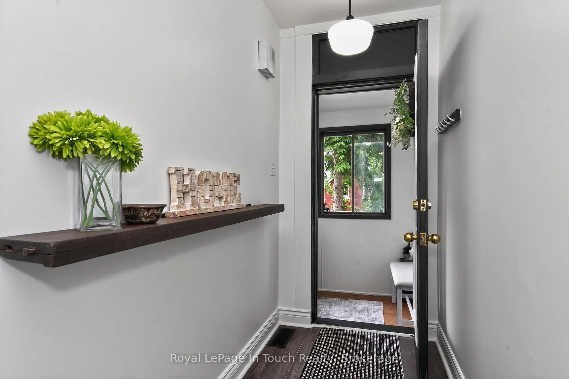 Photo 8 of 330 Third Street, Midland — HOMEH