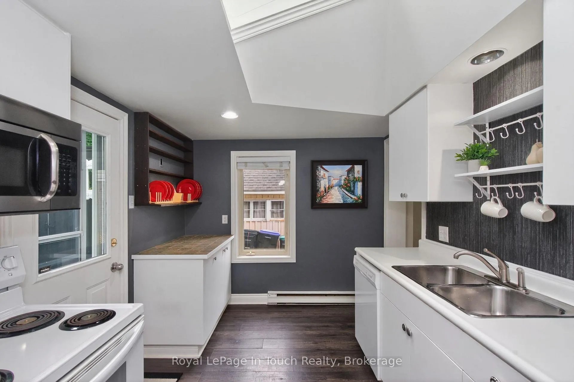 Photo 20 of 330 Third Street, Midland — HOMEH