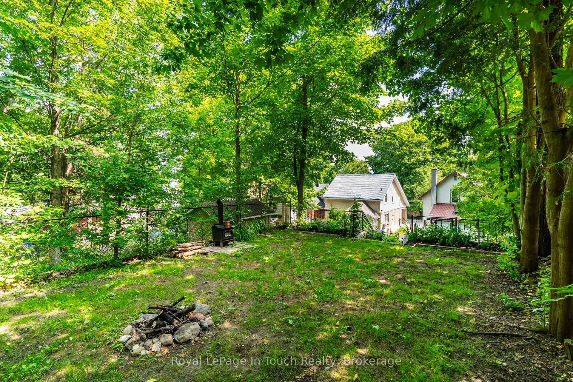 Photo 43 of 330 Third Street, Midland — HOMEH