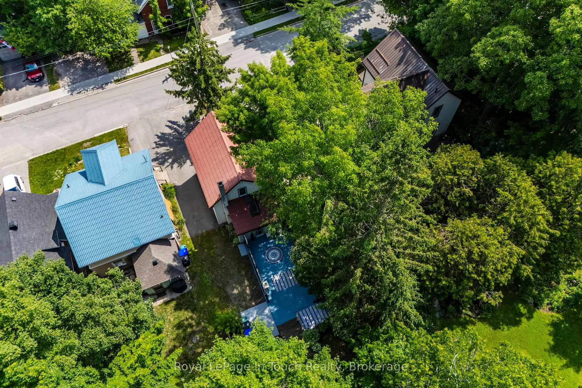 Photo 46 of 330 Third Street, Midland — HOMEH