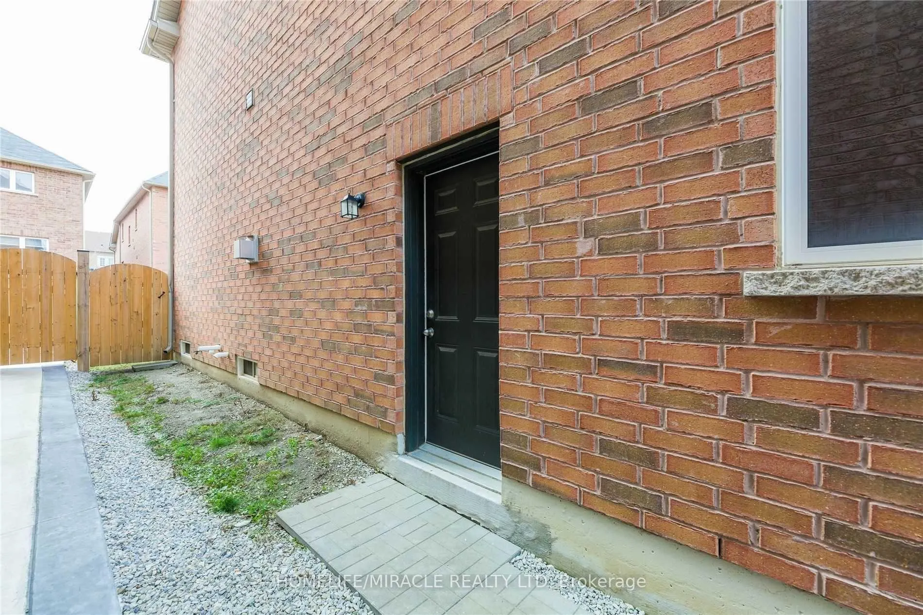 Photo 6 of Unit Basement, 42 Delambray Street, Brampton, Sandringham-Wellington — HOMEH
