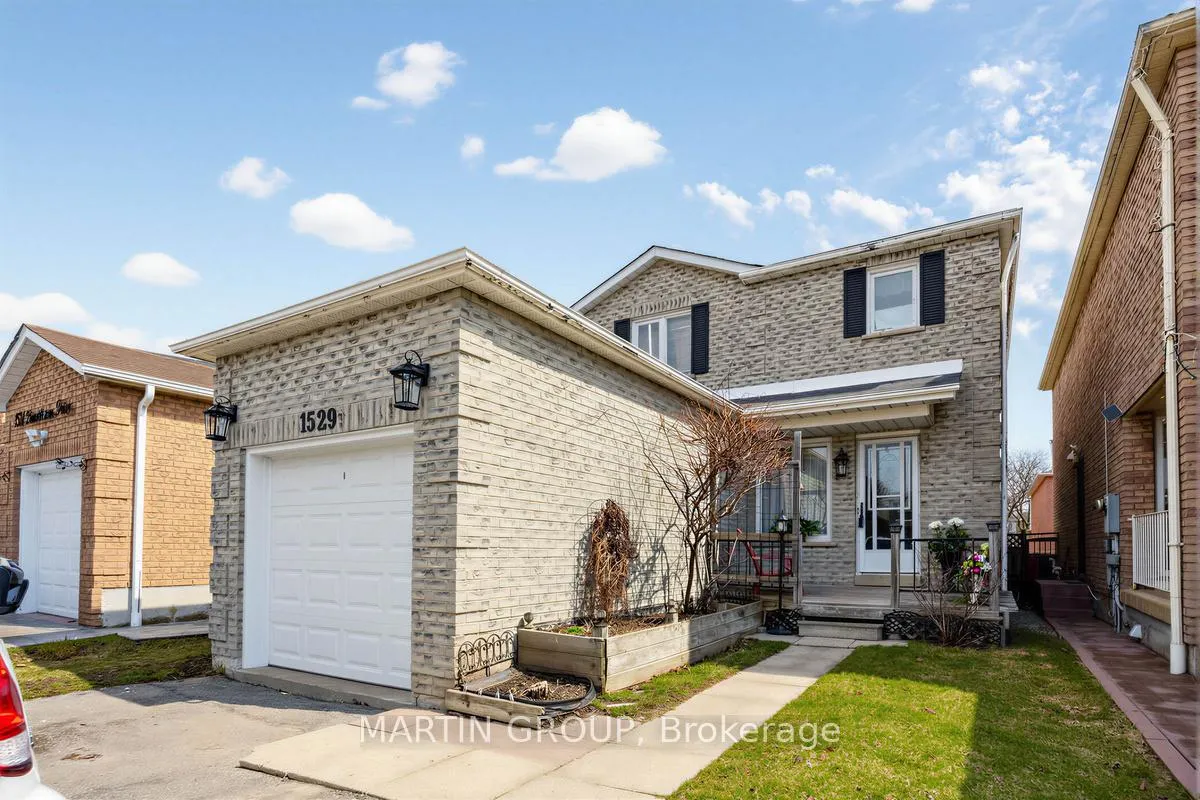 Photo 2 of 1529 Beechlawn Drive, Pickering, Village East — HOMEH