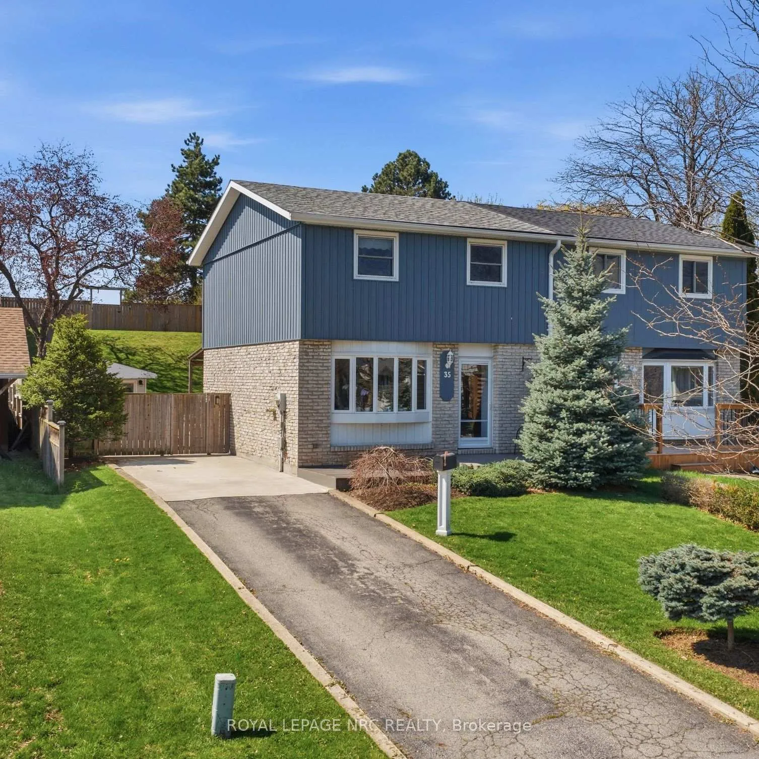 Photo 1 of 35 Birchpark Drive, Grimsby, Grimsby Beach — HOMEH