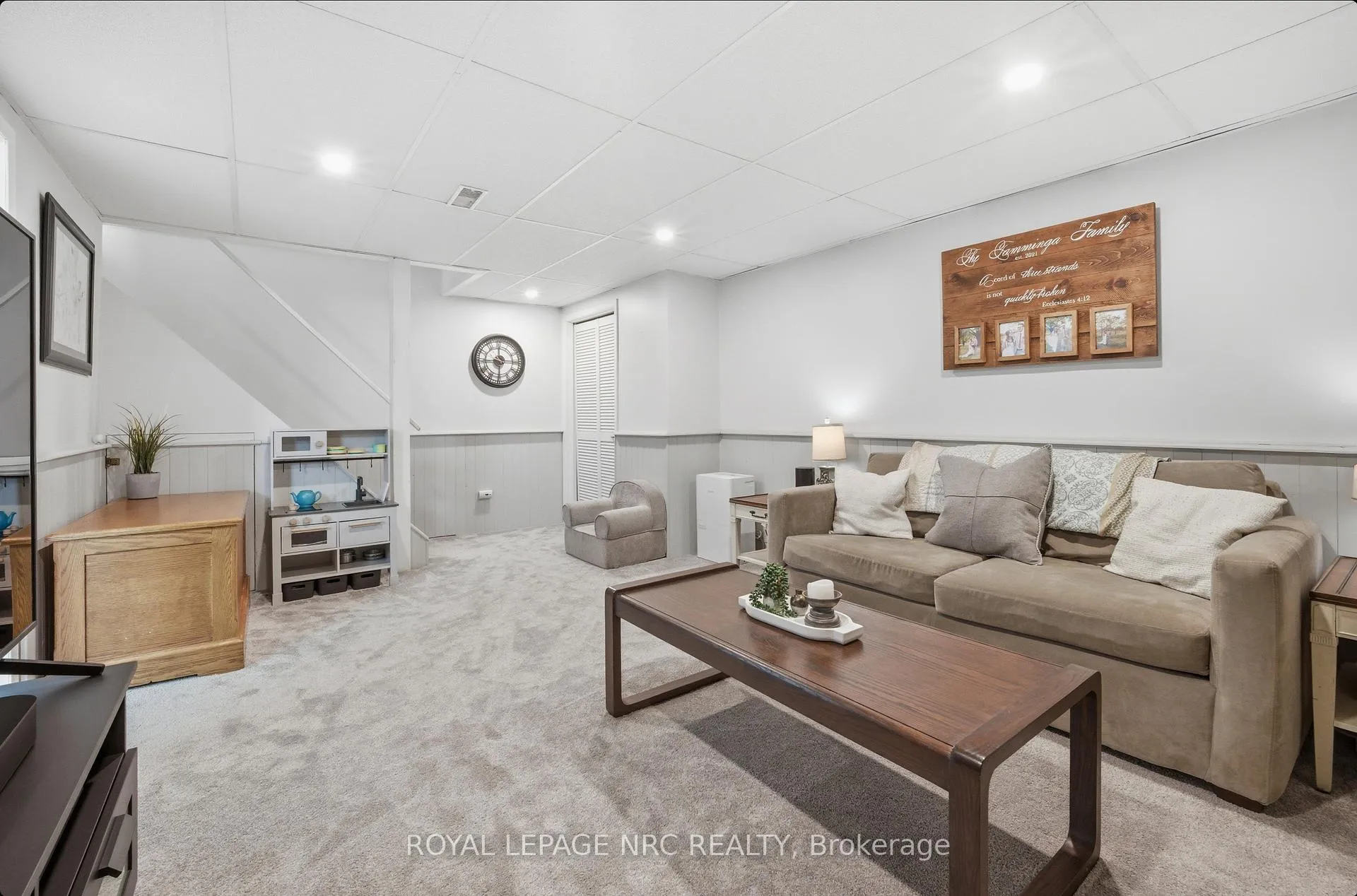 Photo 20 of 35 Birchpark Drive, Grimsby, Grimsby Beach — HOMEH