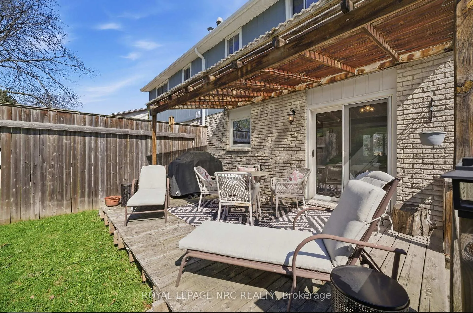 Photo 25 of 35 Birchpark Drive, Grimsby, Grimsby Beach — HOMEH