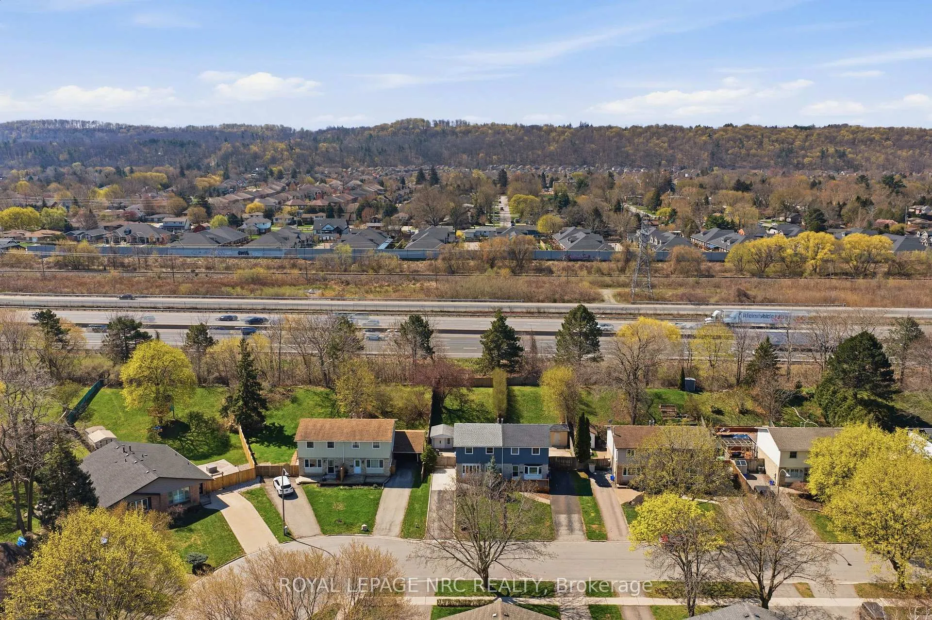Photo 32 of 35 Birchpark Drive, Grimsby, Grimsby Beach — HOMEH