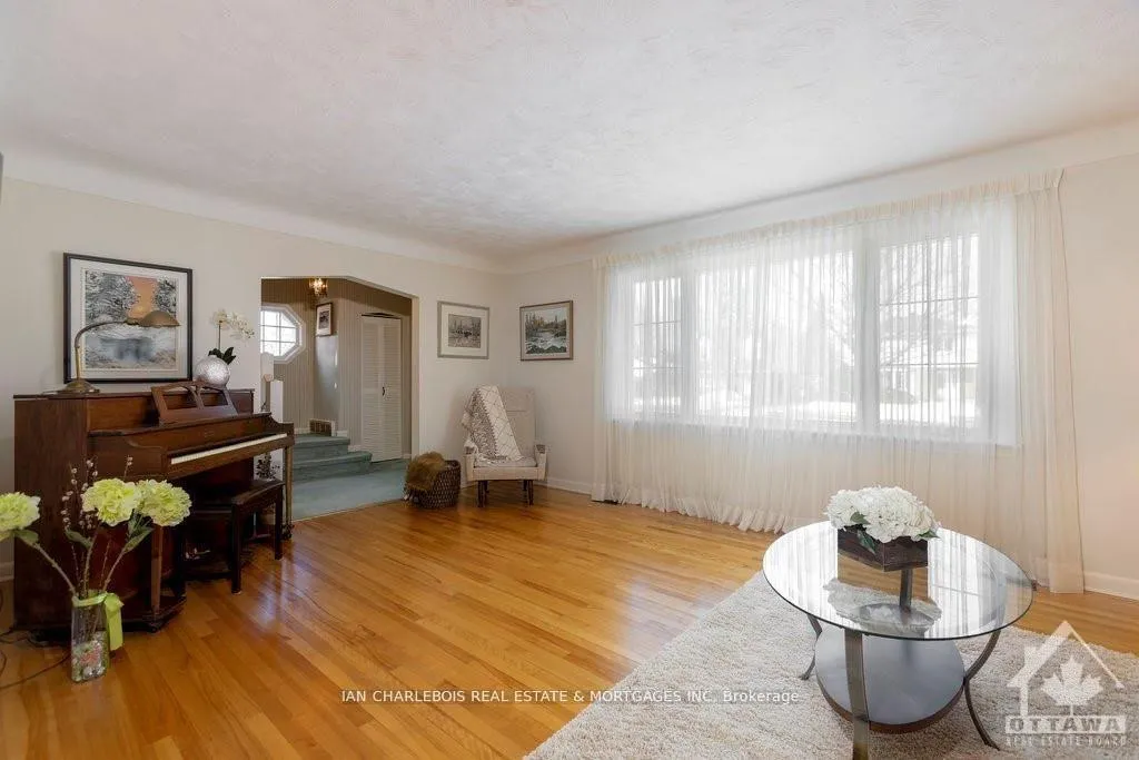 Photo 9 of Unit A, 820 Smyth Road, Ottawa, Elmvale Acres — HOMEH
