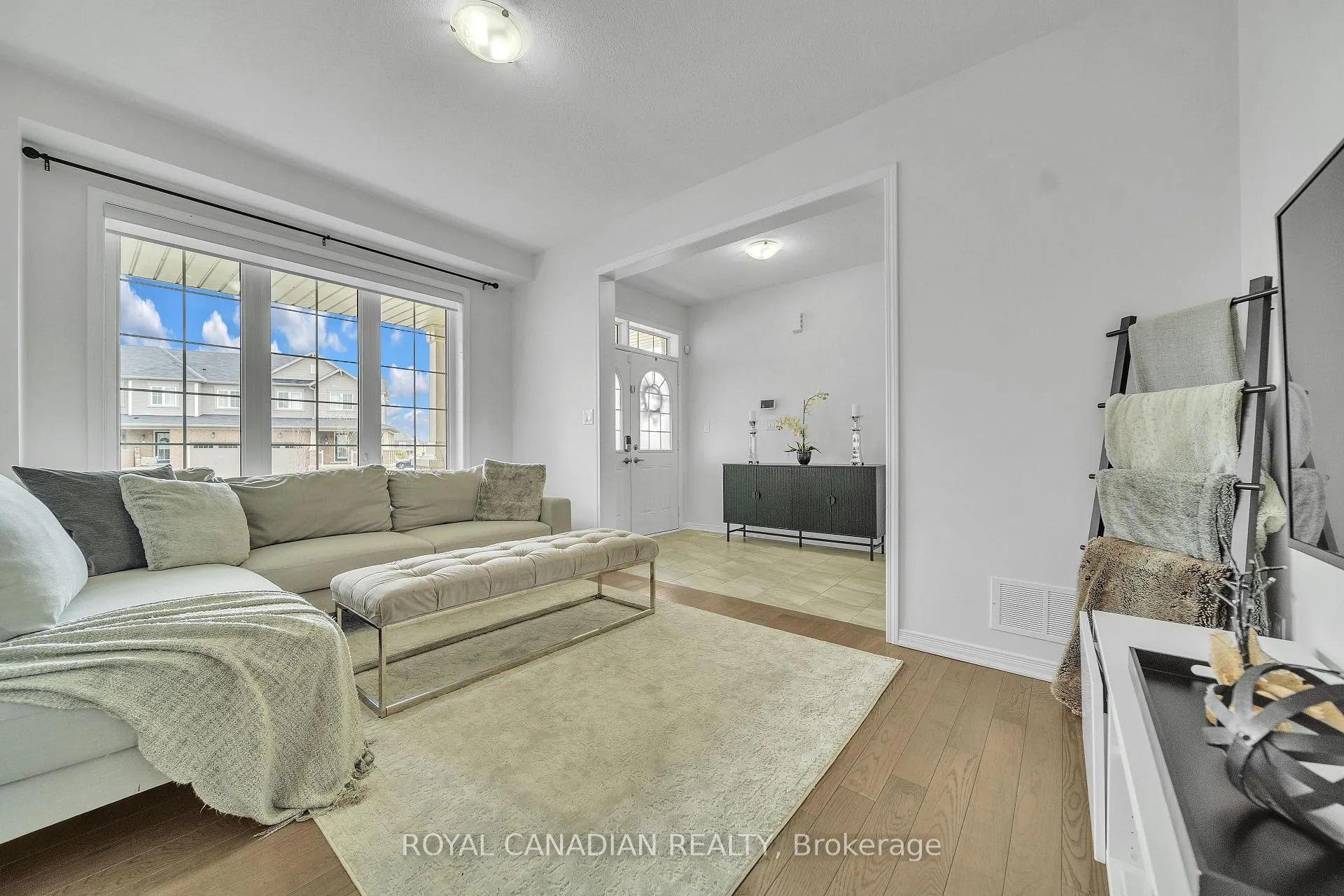 Photo 8 of 237 Kinsman Drive, Hamilton, Binbrook — HOMEH