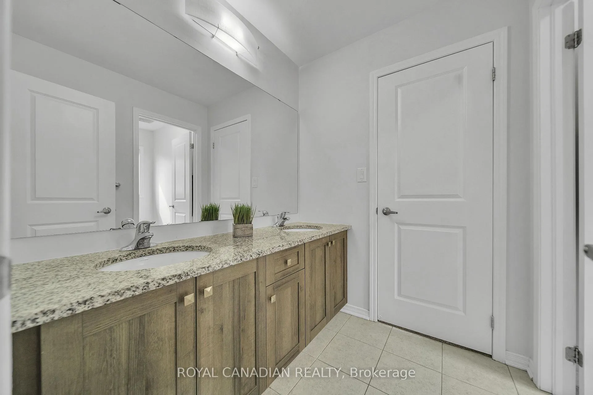 Photo 29 of 237 Kinsman Drive, Hamilton, Binbrook — HOMEH