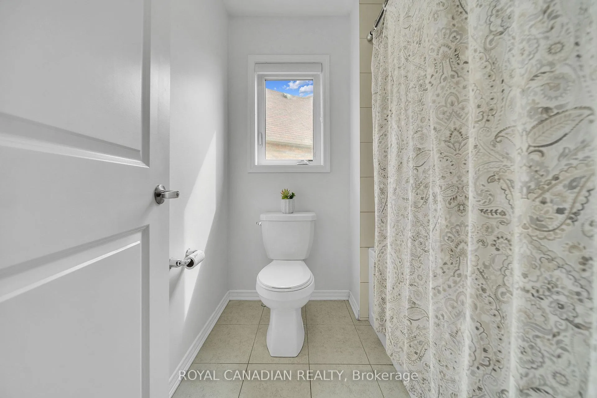 Photo 30 of 237 Kinsman Drive, Hamilton, Binbrook — HOMEH