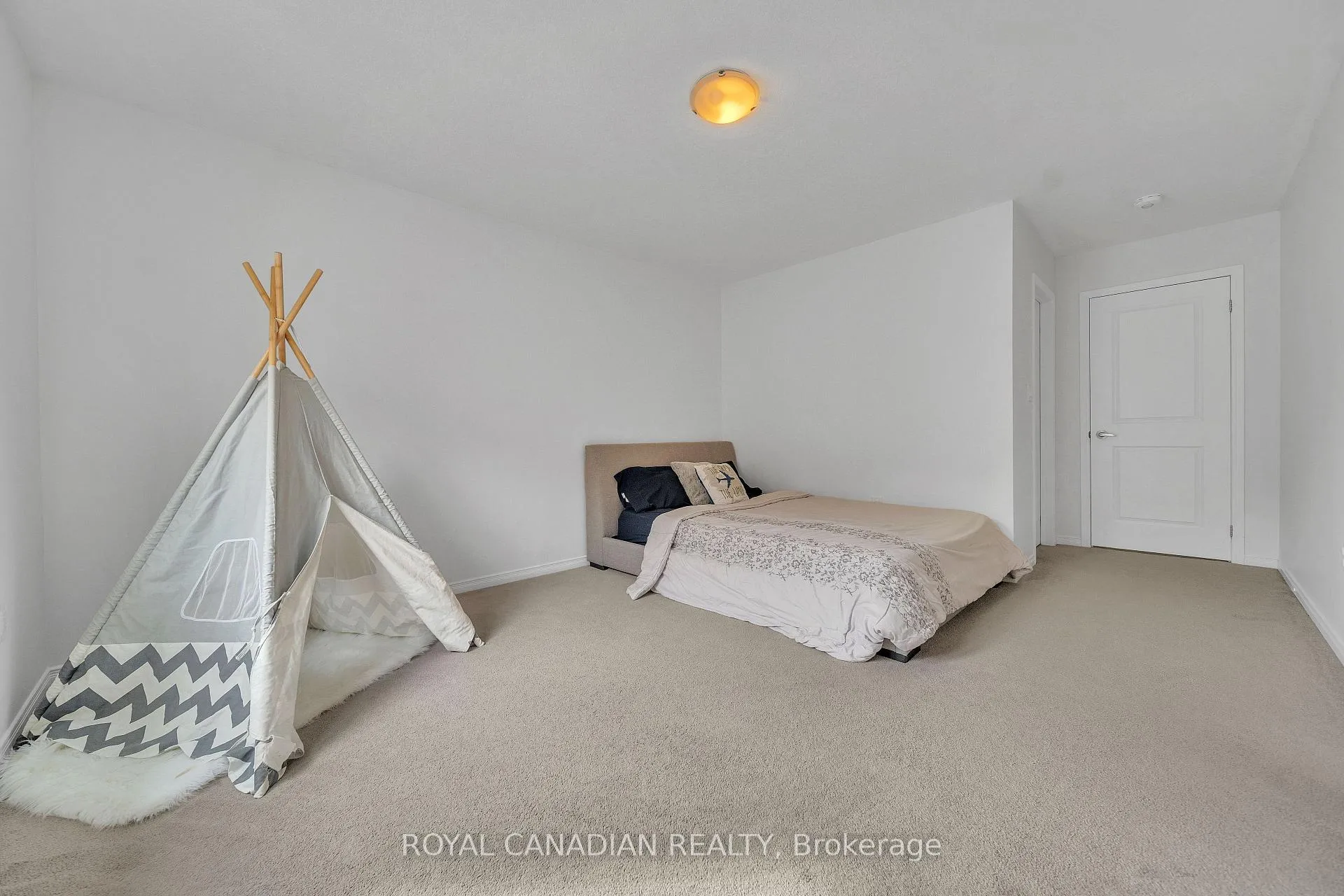 Photo 33 of 237 Kinsman Drive, Hamilton, Binbrook — HOMEH
