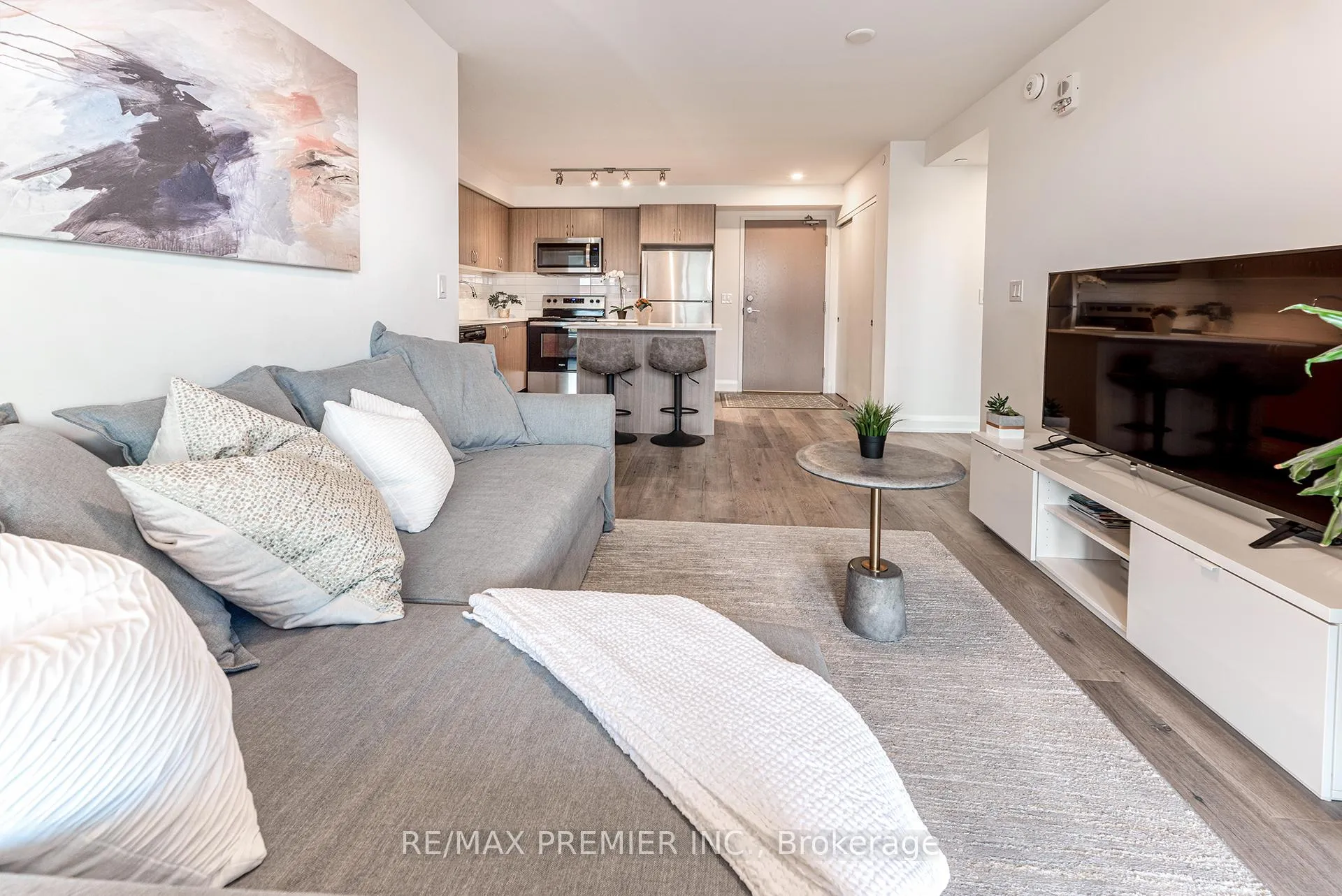 Photo 1 of Unit 908, 58 Lakeside Terrace, Barrie, Little Lake — HOMEH