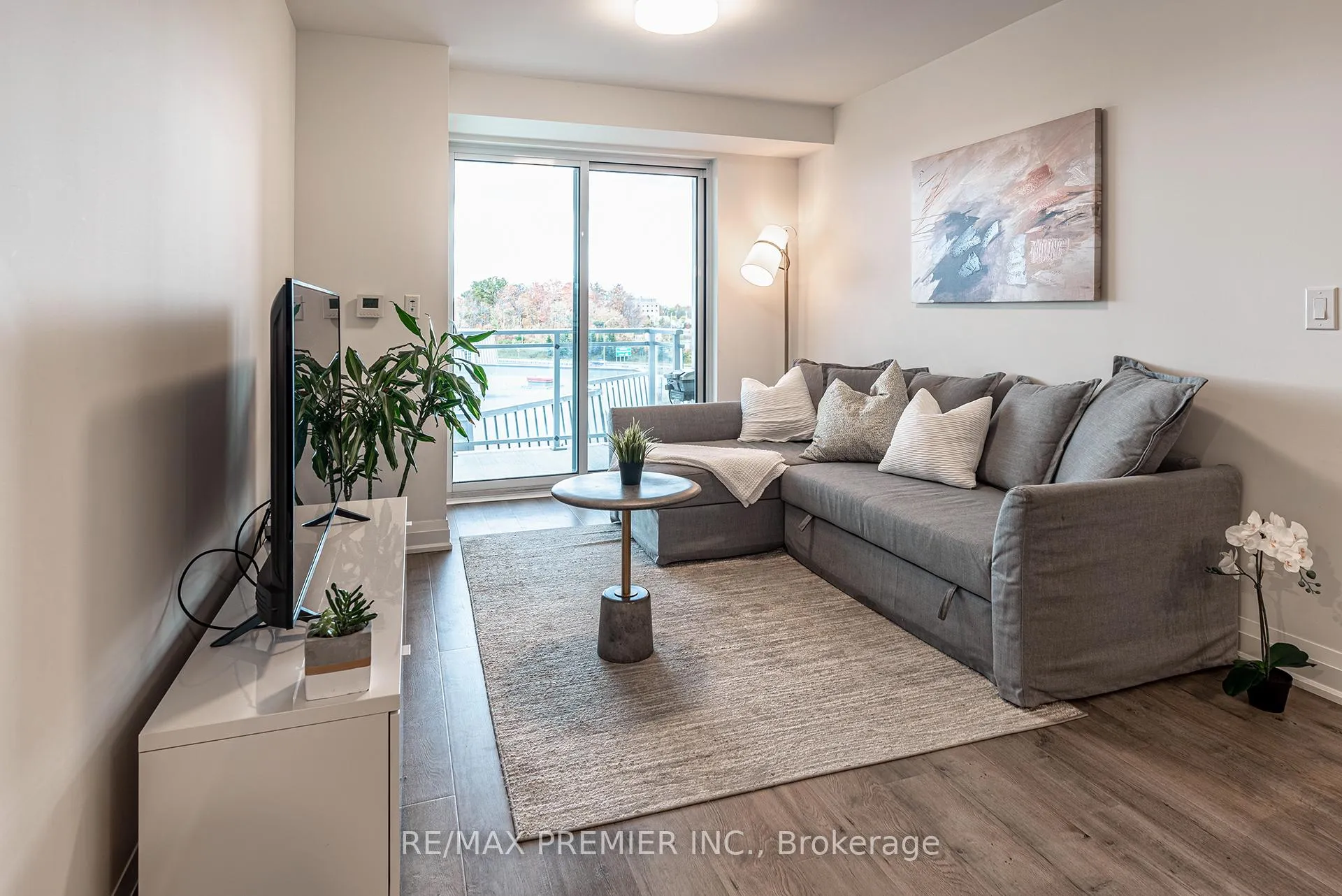 Photo 5 of Unit 908, 58 Lakeside Terrace, Barrie, Little Lake — HOMEH
