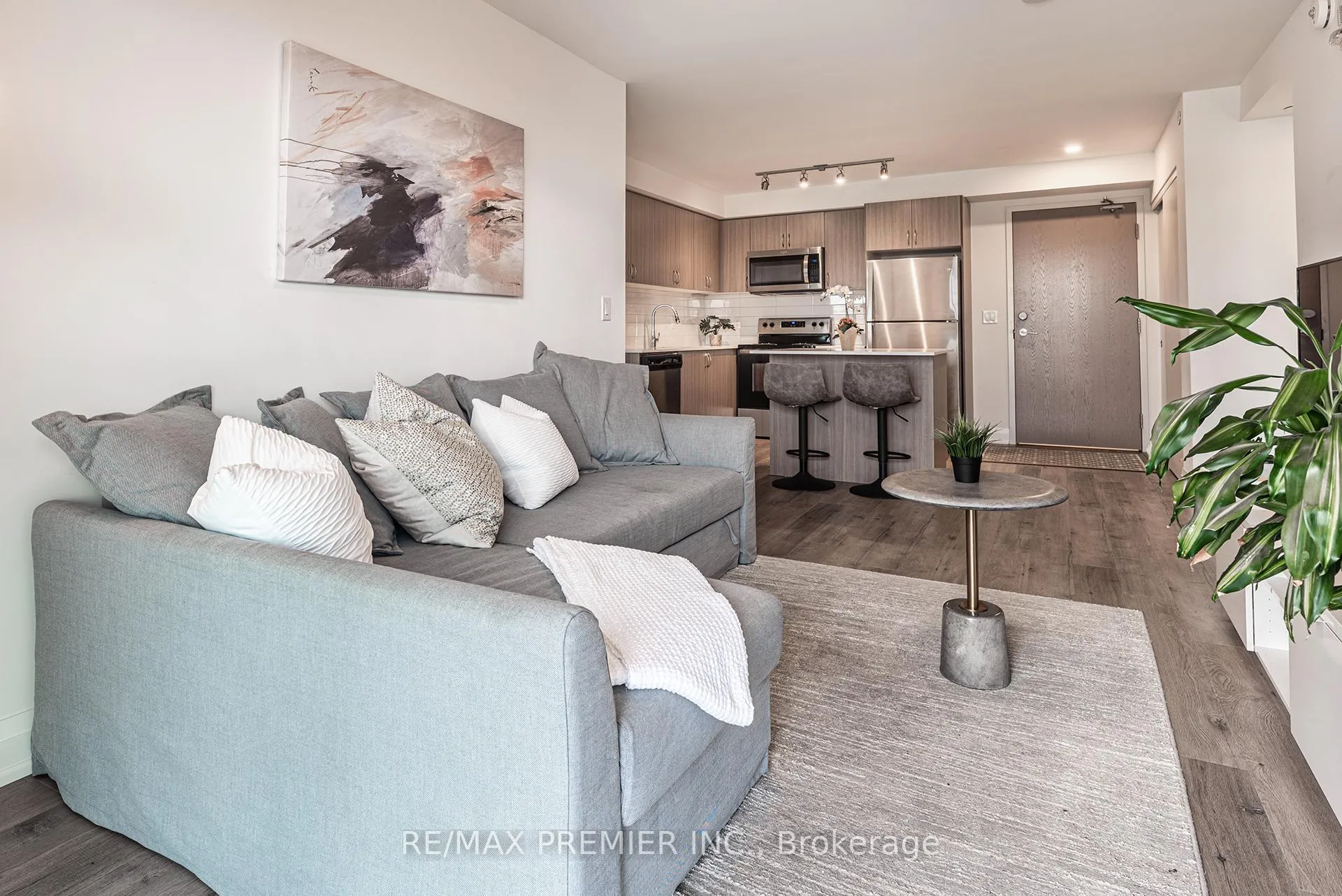 Photo 7 of Unit 908, 58 Lakeside Terrace, Barrie, Little Lake — HOMEH