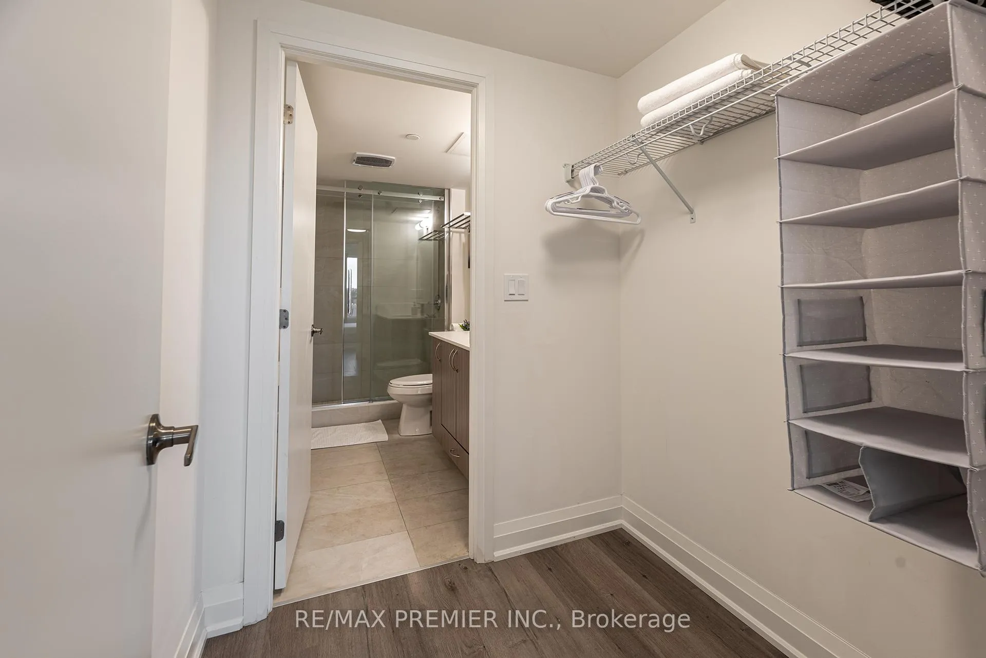 Photo 9 of Unit 908, 58 Lakeside Terrace, Barrie, Little Lake — HOMEH