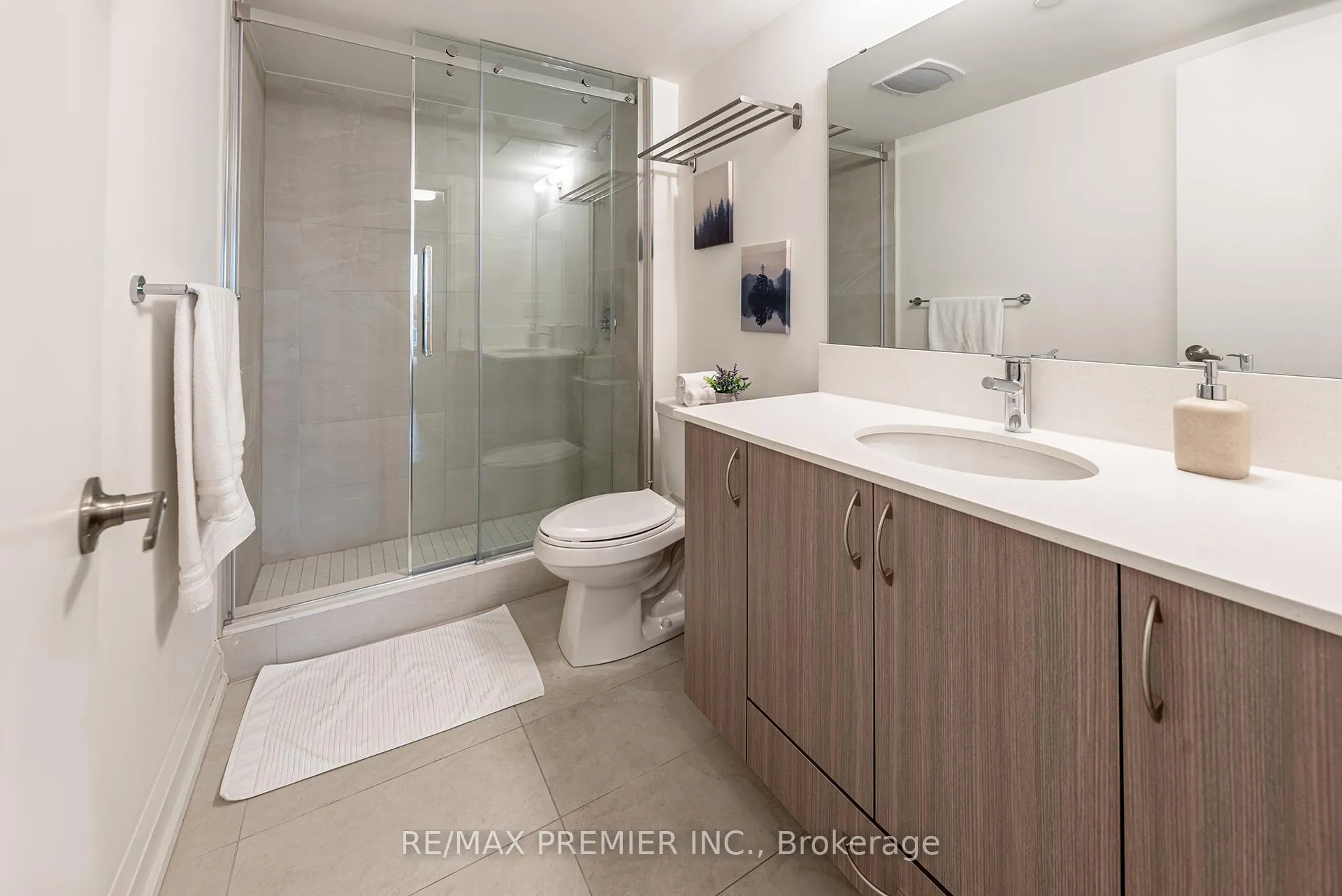 Photo 10 of Unit 908, 58 Lakeside Terrace, Barrie, Little Lake — HOMEH