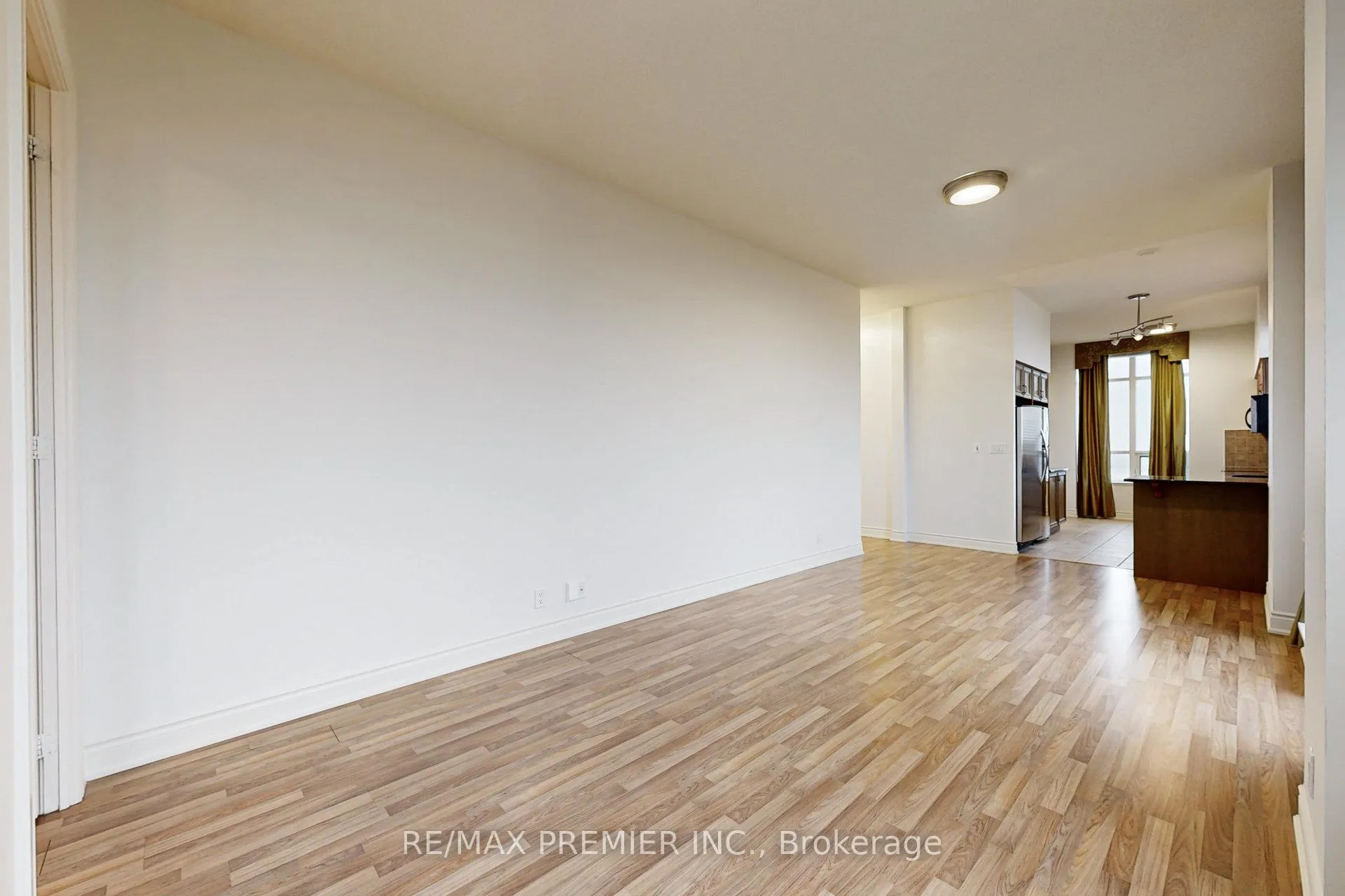 Photo 8 of Unit PH07, 9225 Jane Street, Vaughan, Maple — HOMEH