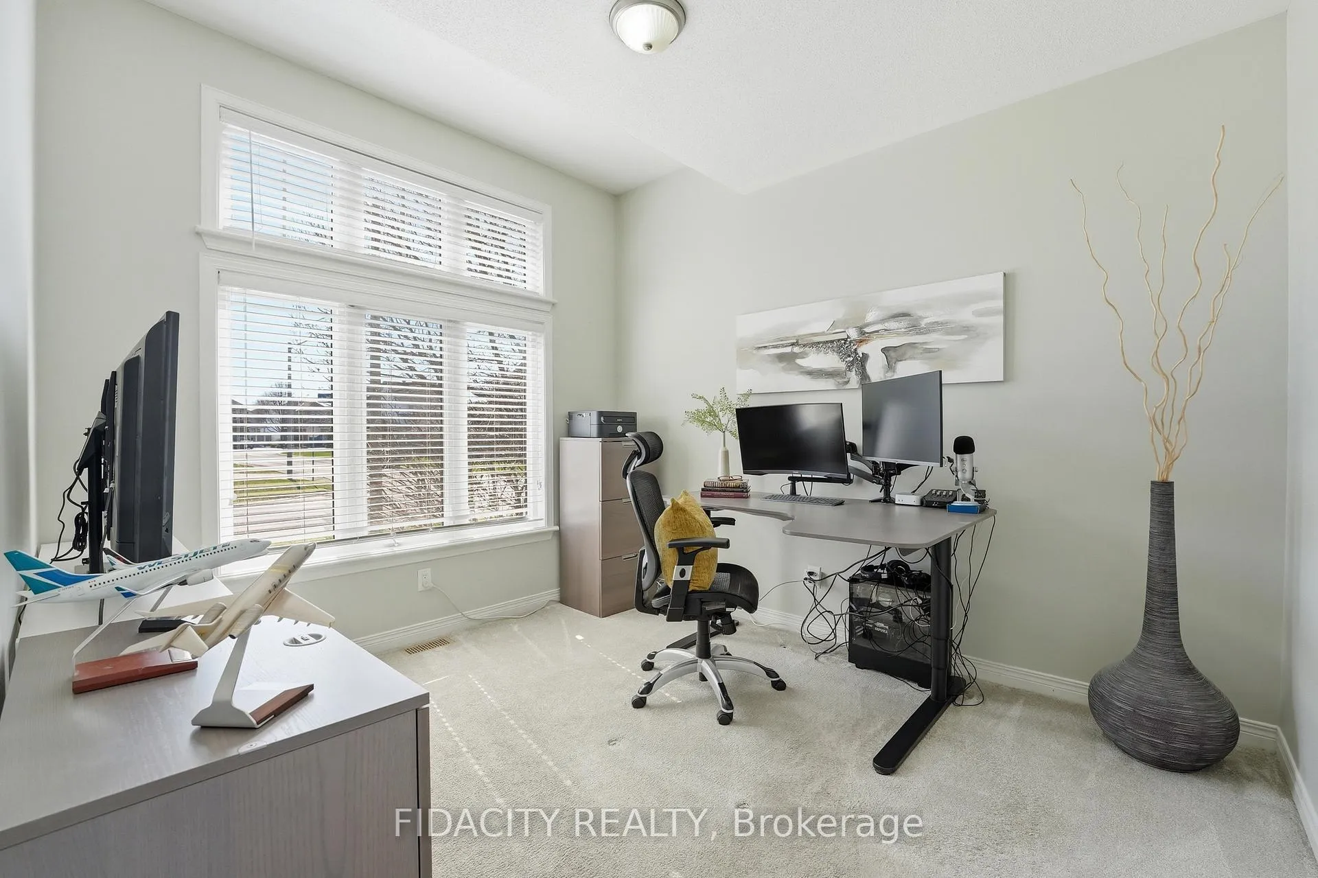 Photo 4 of 172 Coyote Crescent, Ottawa, Stittsville (South) — HOMEH