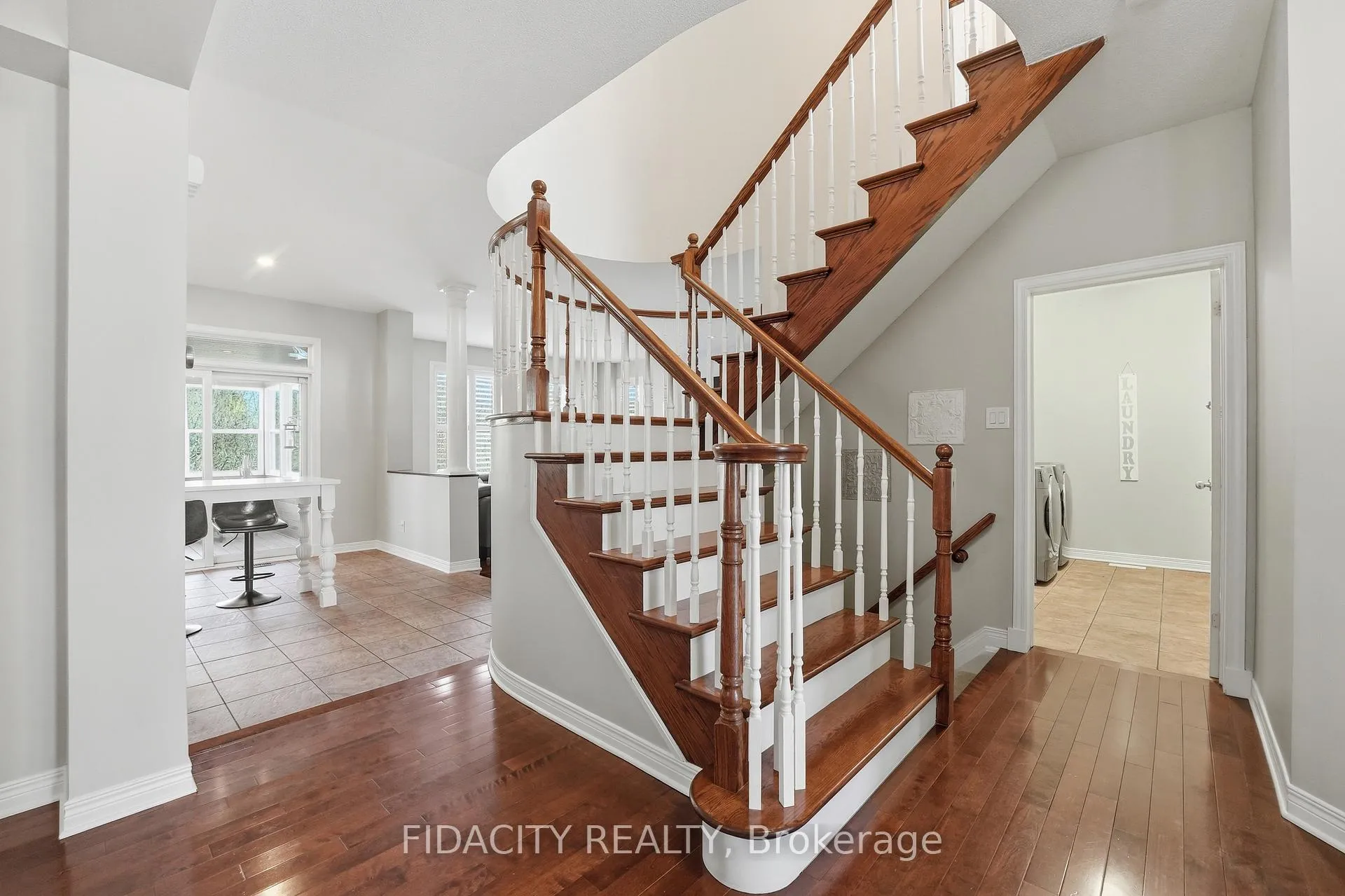 Photo 7 of 172 Coyote Crescent, Ottawa, Stittsville (South) — HOMEH