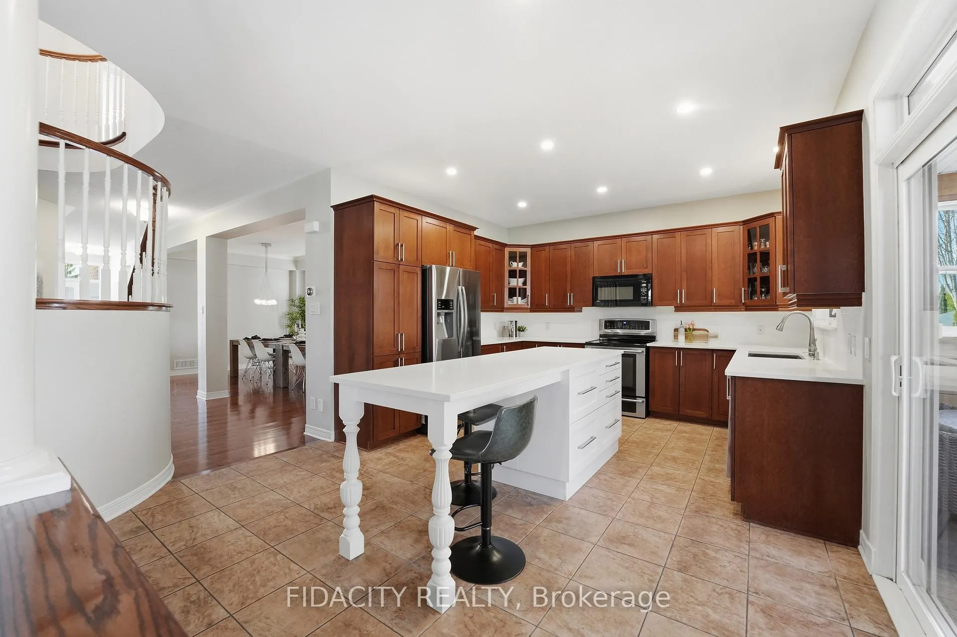 Photo 10 of 172 Coyote Crescent, Ottawa, Stittsville (South) — HOMEH