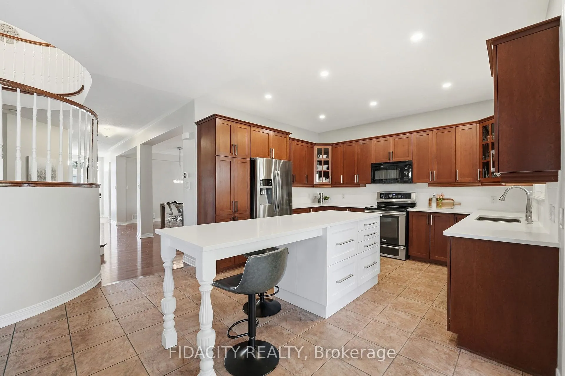Photo 12 of 172 Coyote Crescent, Ottawa, Stittsville (South) — HOMEH