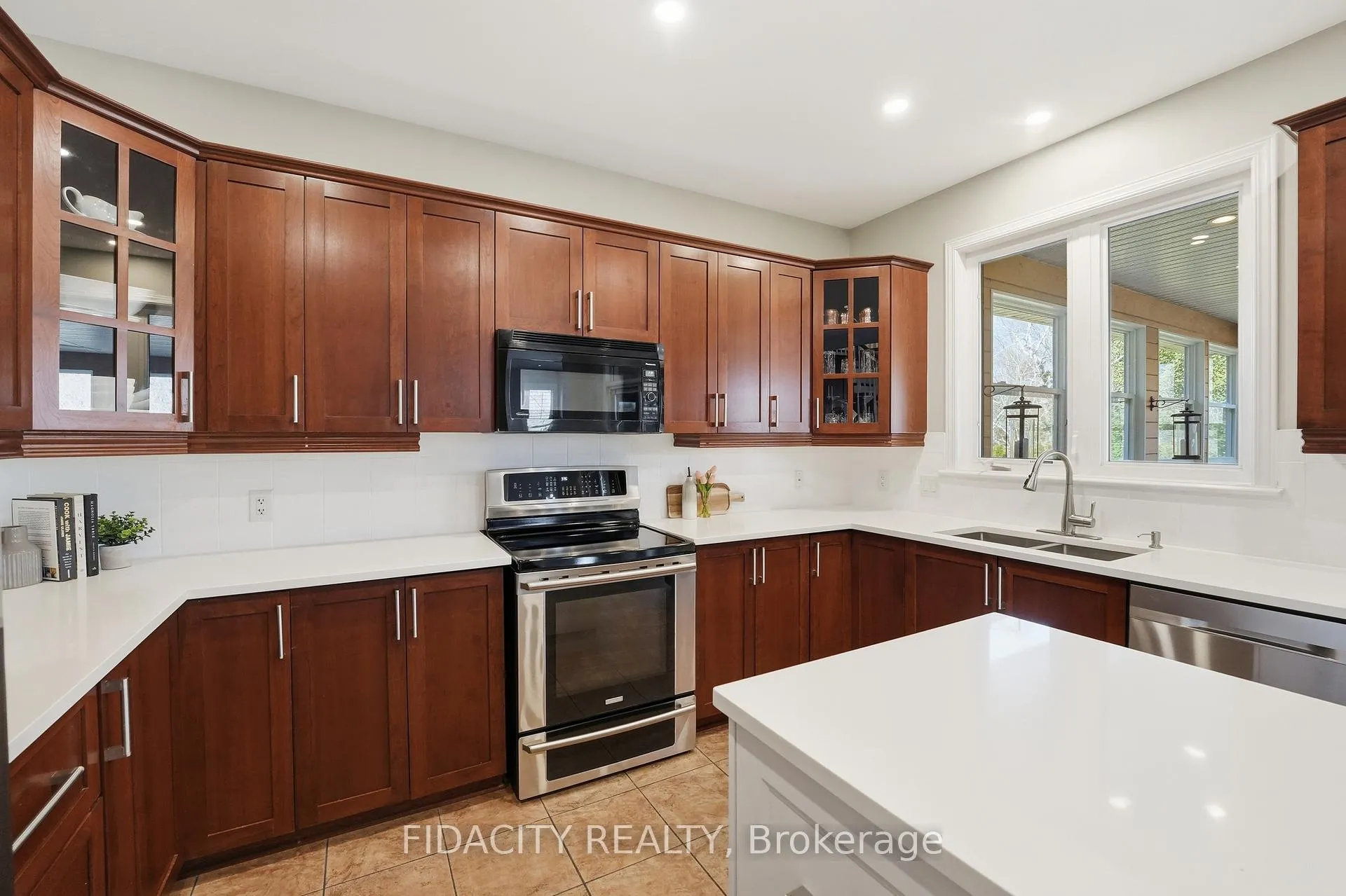 Photo 14 of 172 Coyote Crescent, Ottawa, Stittsville (South) — HOMEH