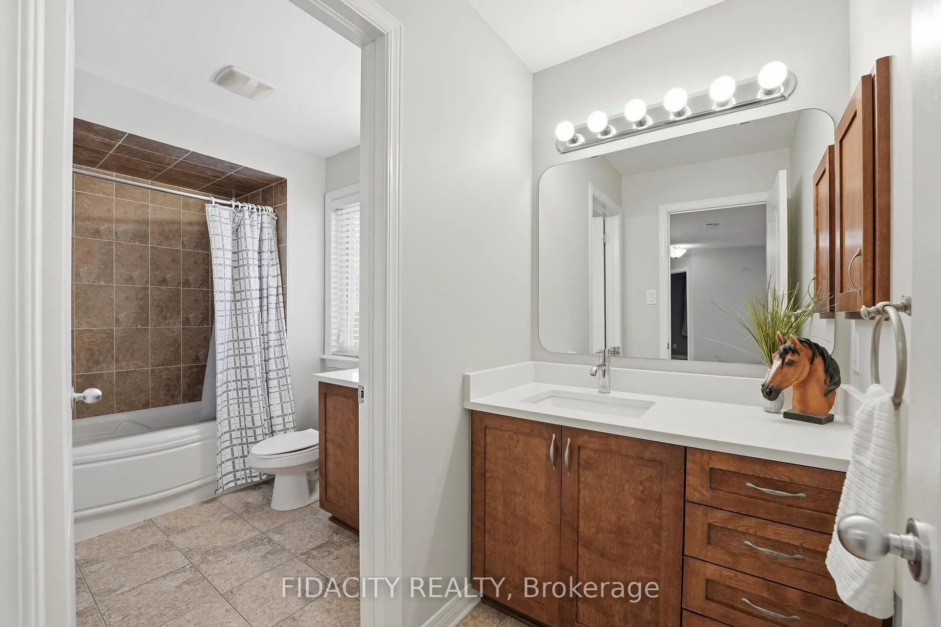 Photo 35 of 172 Coyote Crescent, Ottawa, Stittsville (South) — HOMEH