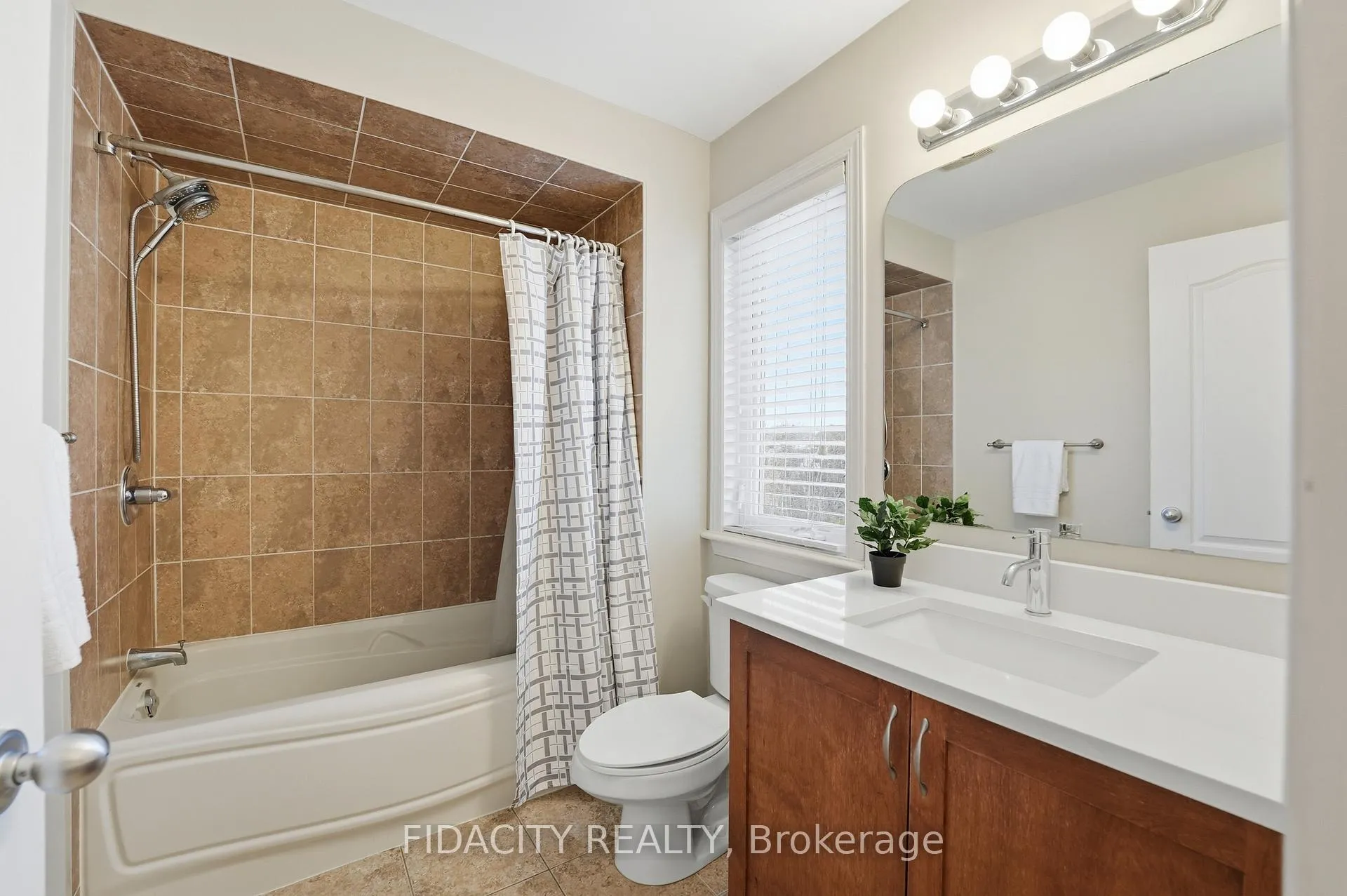 Photo 36 of 172 Coyote Crescent, Ottawa, Stittsville (South) — HOMEH