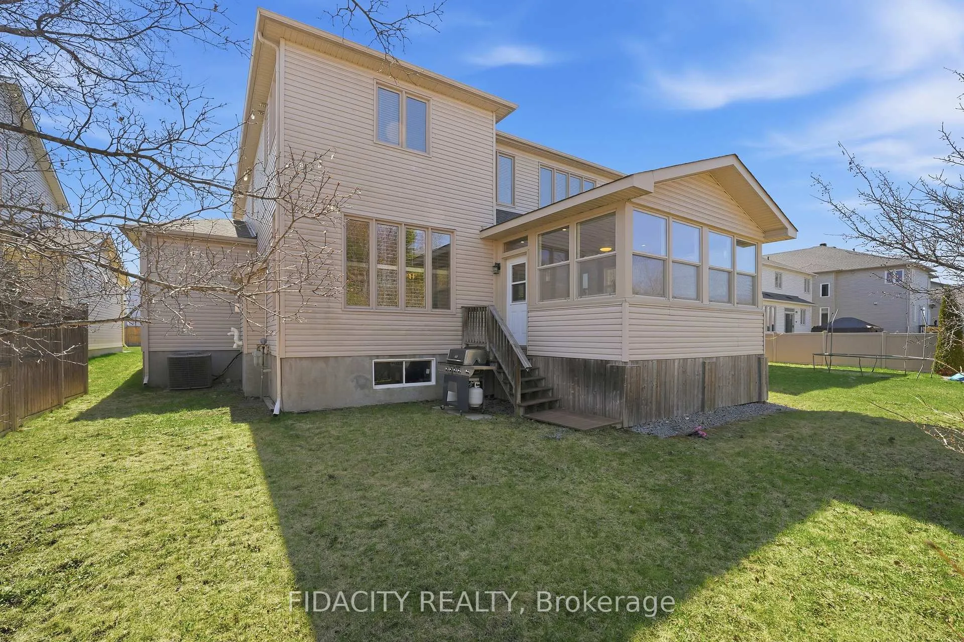 Photo 40 of 172 Coyote Crescent, Ottawa, Stittsville (South) — HOMEH