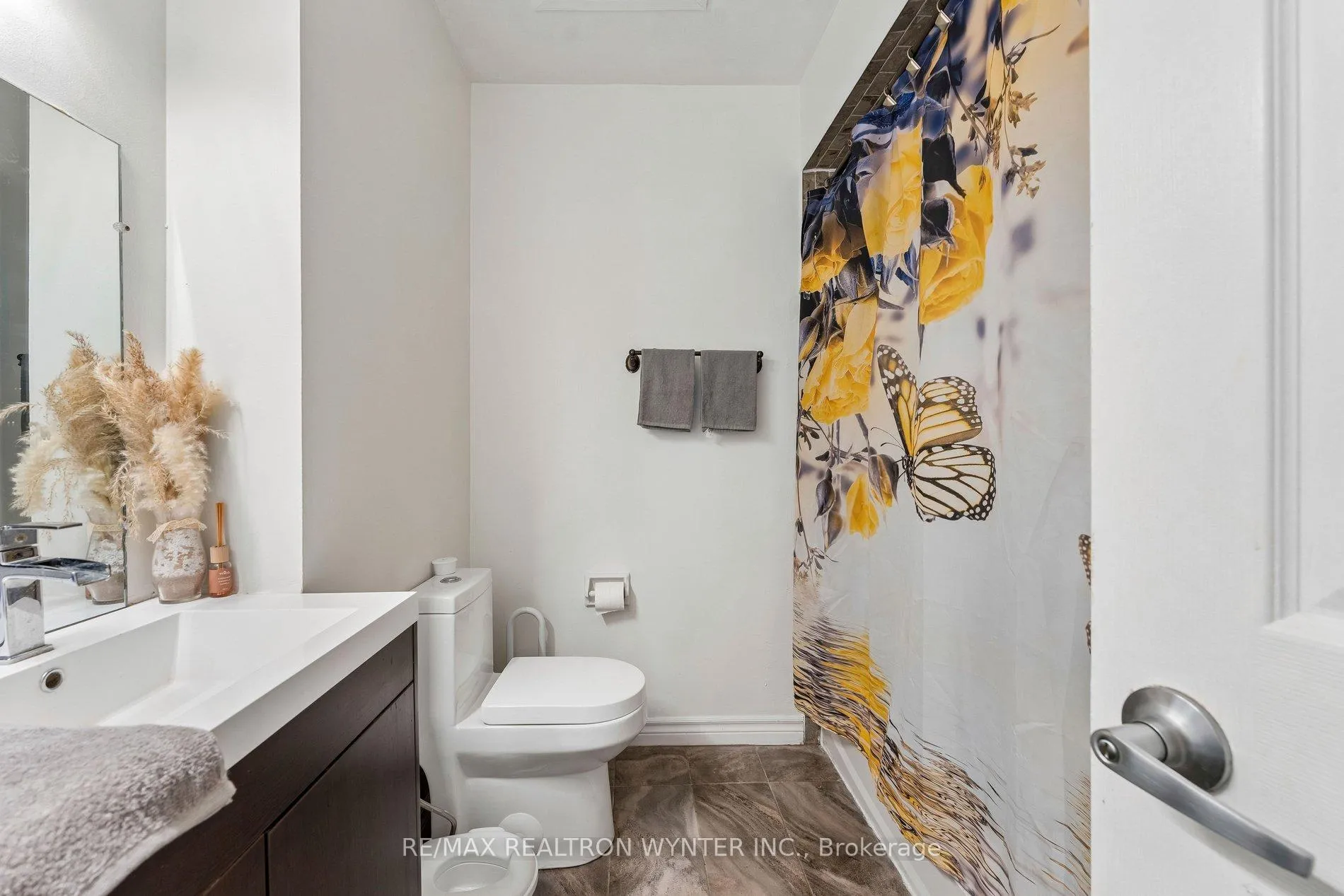 Photo 25 of 386 Hansen Road, Brampton, Madoc — HOMEH
